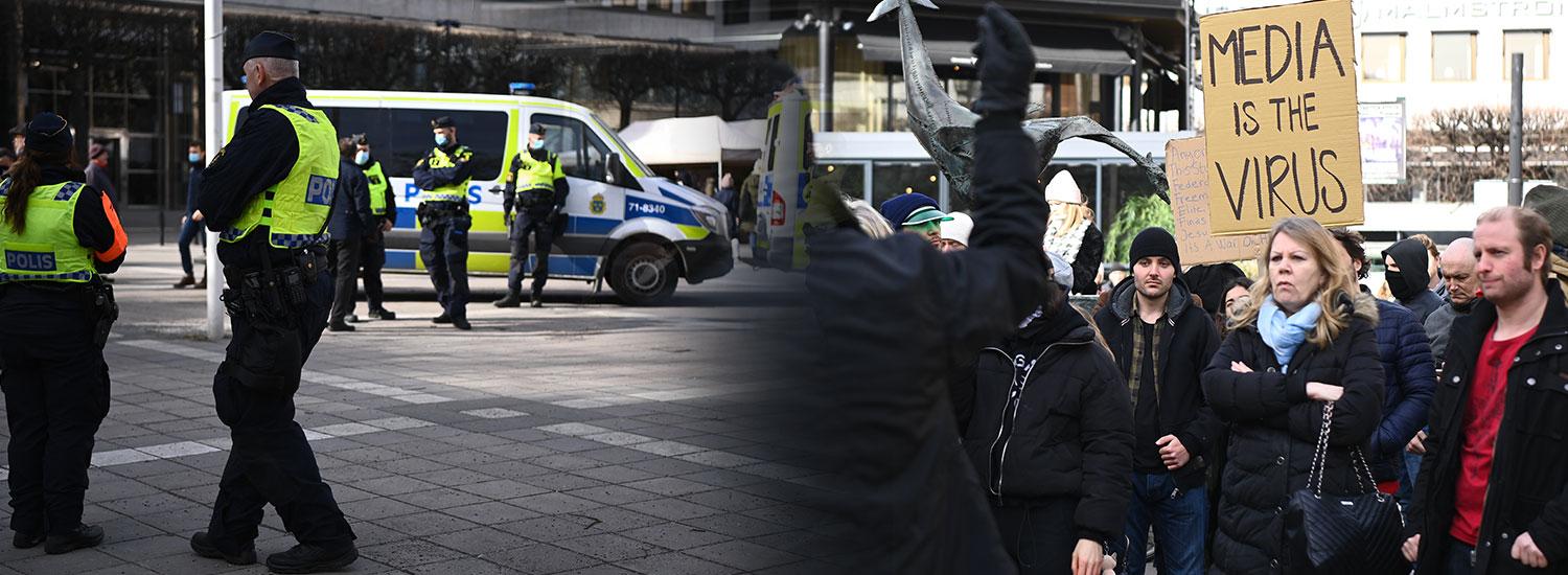 Polisen upplöser demonstrationen på Norrmalmstorg i Stockholm. 