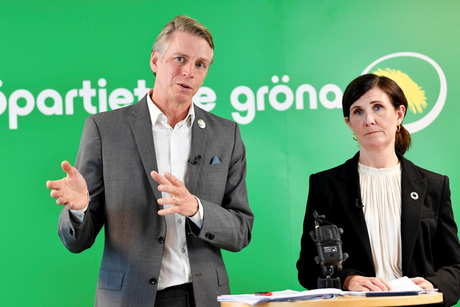 Miljöpartiets språkrör Per Bolund och Märta Stenevi höll en pressträff i partikansliet i Stockholm.