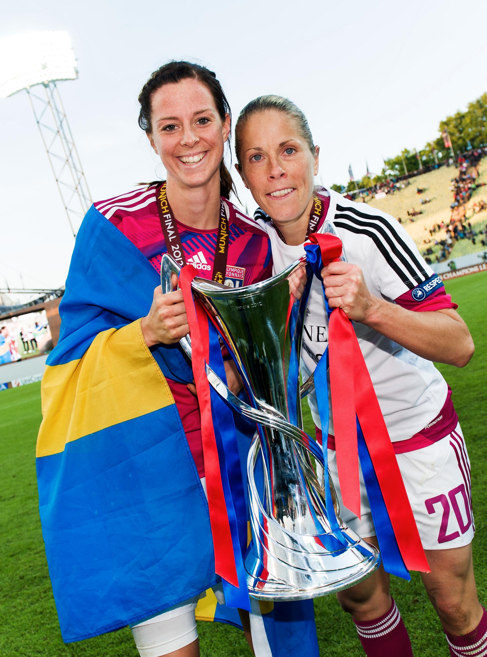 Lotta Schelin och Sabrina Viguier tog Champions League-guld med Lyon 2012.