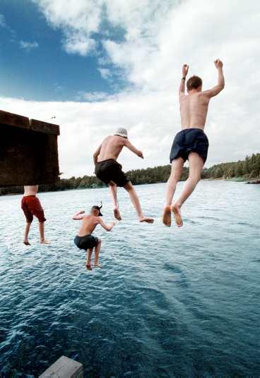 Badväder I Norrland stiger badtemperaturen i det heta sommarvädret.