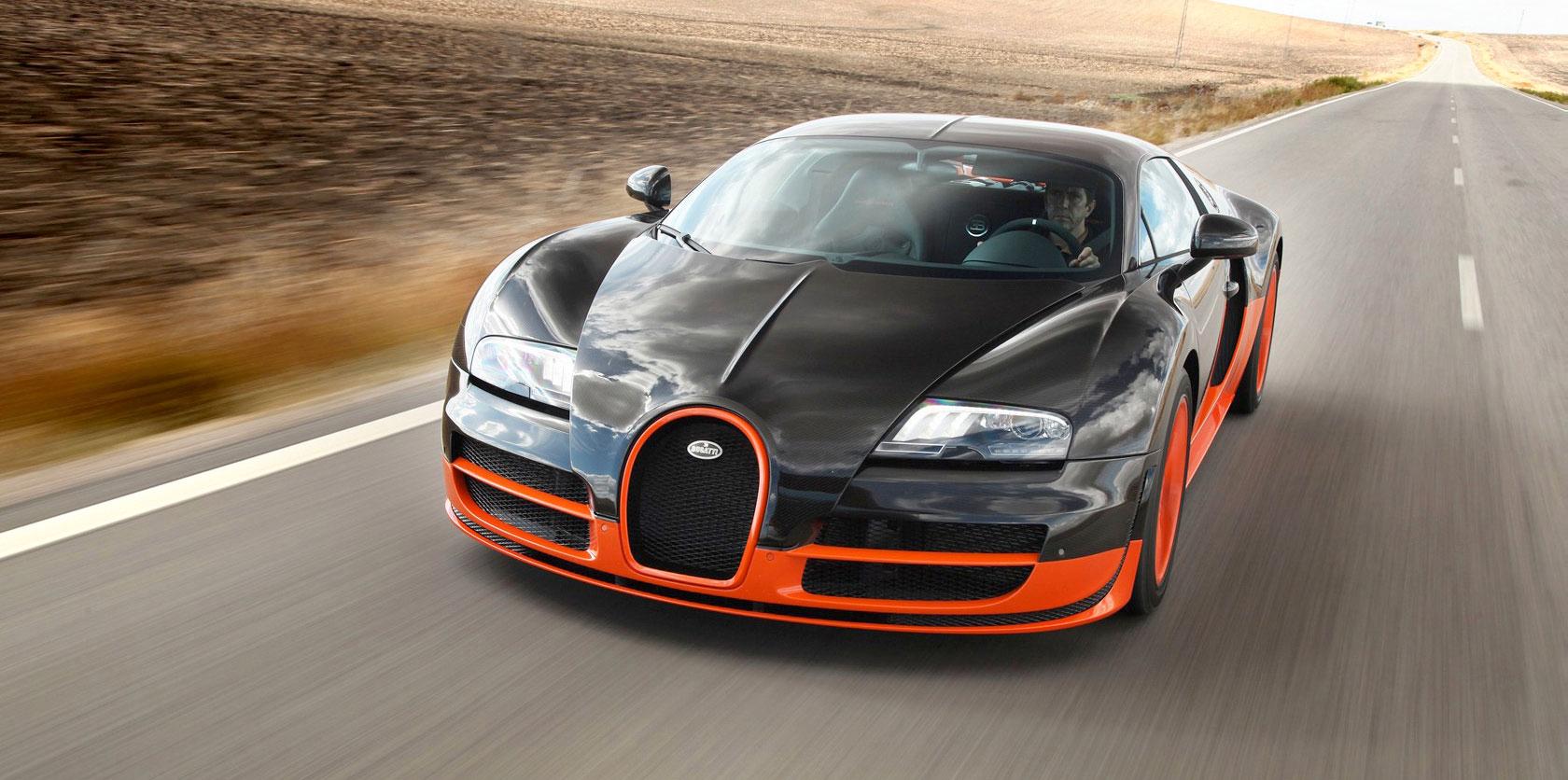 Bugatti Veyron Super Sport Världsrekordhållaren – 431 km/h var genomsnittshastigheten då rekordet sattes framför Guinness-personalen.