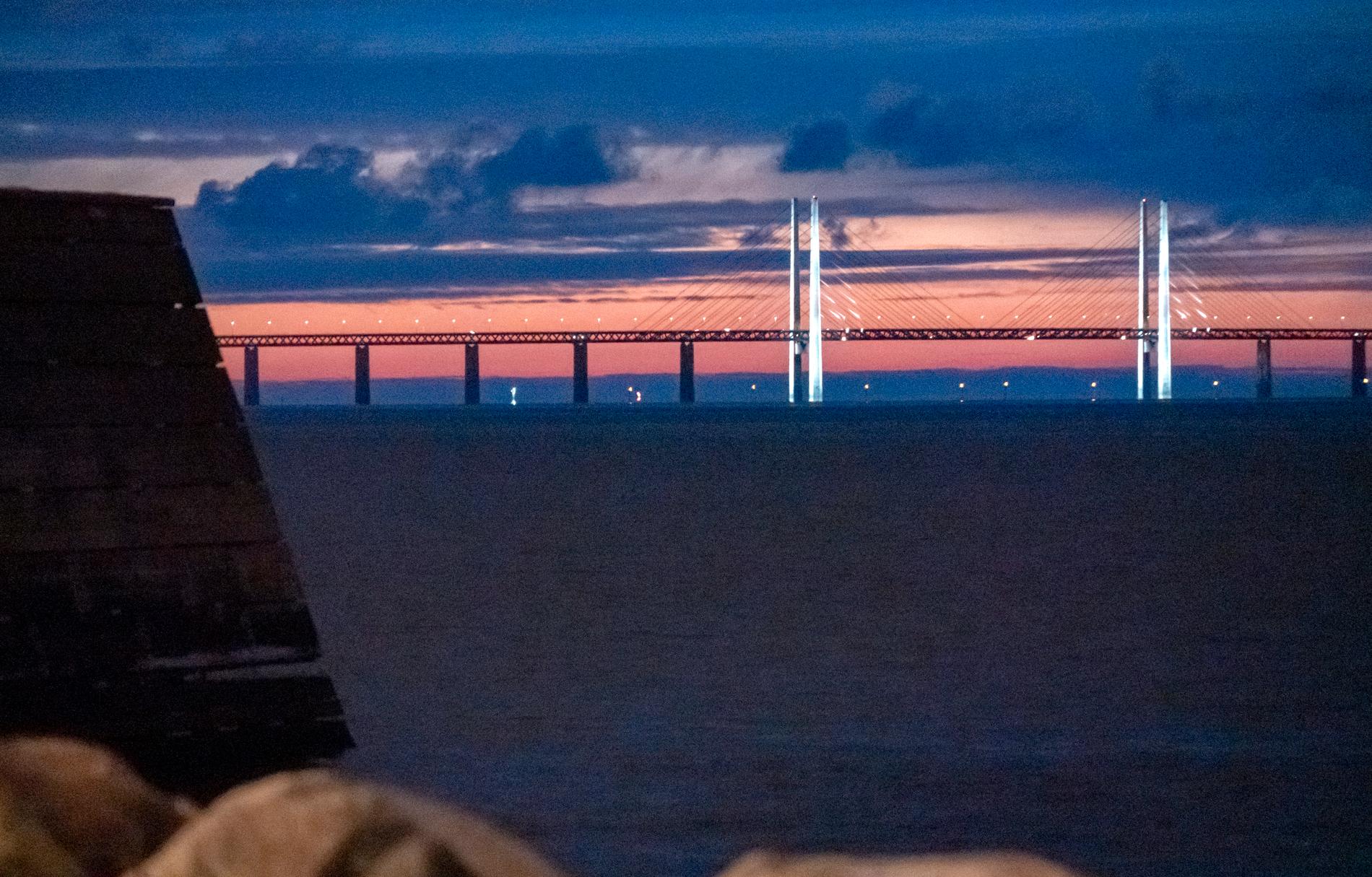 Öresundsbron i solnedgång sedd från Västra Hamnen i Malmö i tidigare i veckan.