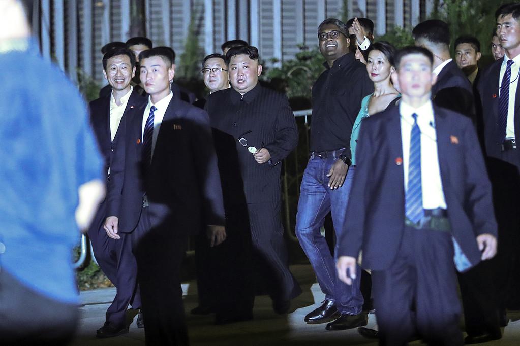 På promenad i Singapore före mötet med USA:s president Donald Trump. Fotograferat av  Yong Teck Lim, journalist i Singapore. 