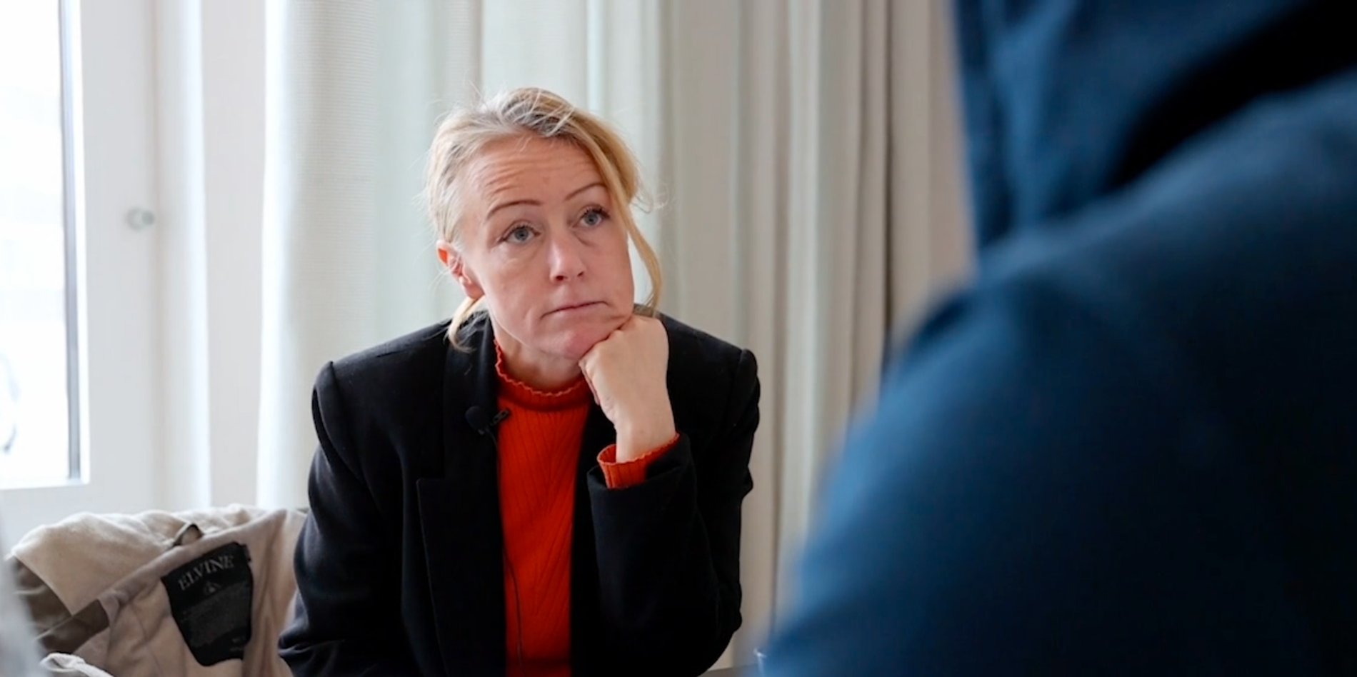 Aftonbladets reporter Susanna Nygren intervjuar Alex.