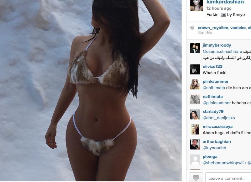 Kim till fjälls med en pälsikini  FOTO: http://instagram.com/kimkardashian/