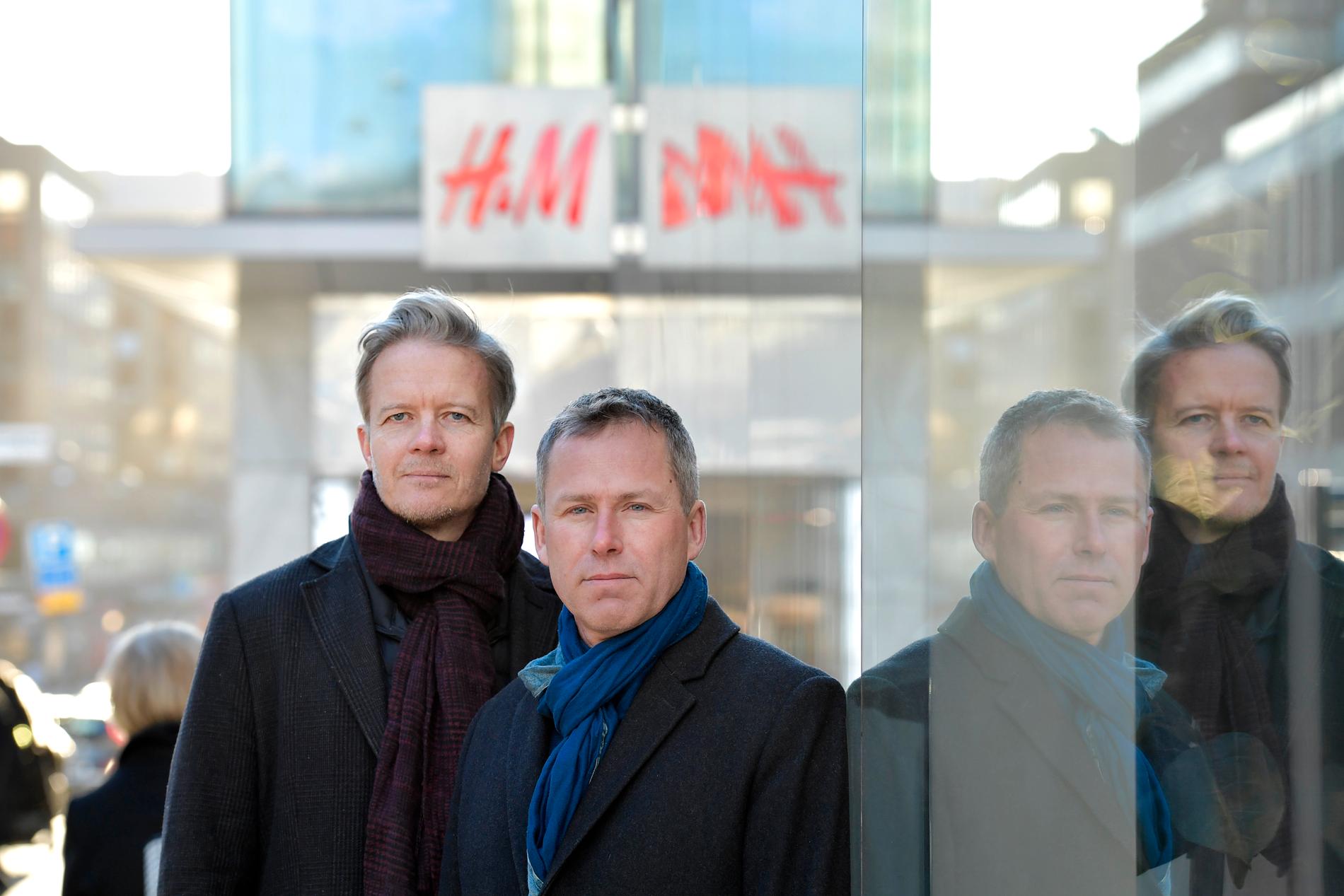 Journalisterna Jonas Alsgren och Erik Palm har under flera år granskat H&M.