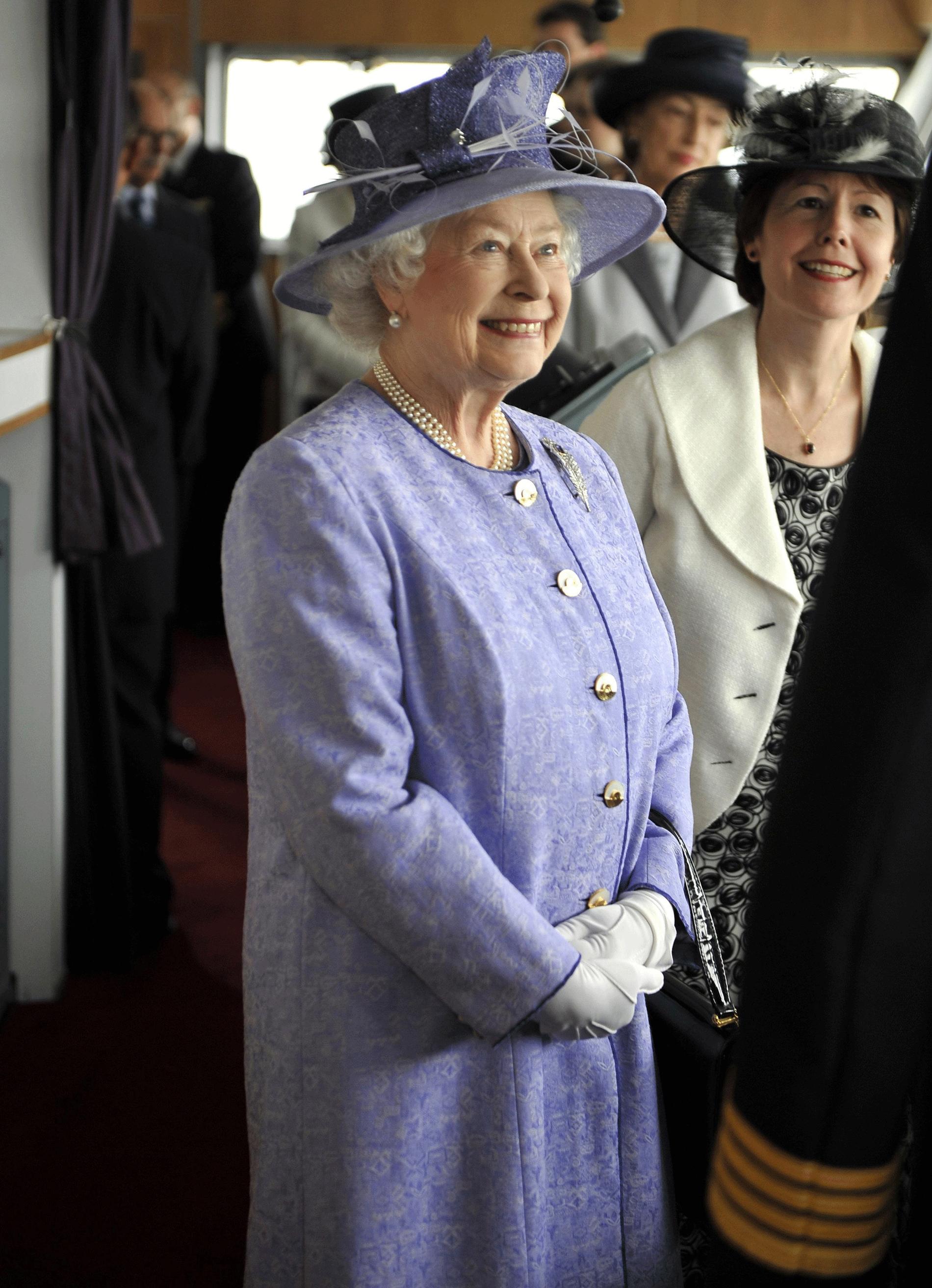 Storbritanniens drottning Queen Elizabeth är gudmor åt det anrika rederiet Cunards skepp Queen Mary 2.