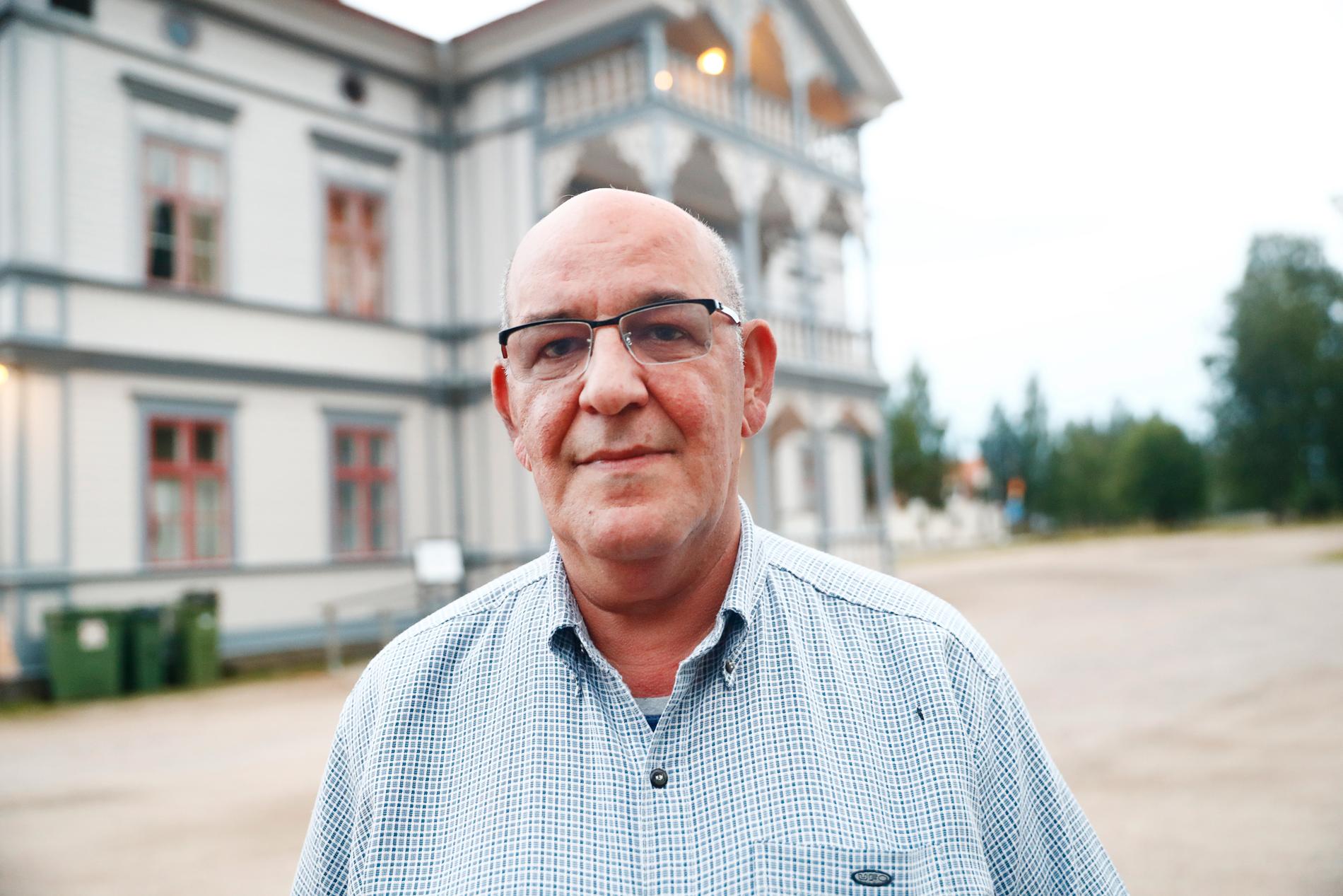 Hotellägaren Jamshid har tvingats lämna hem och hotell i Ljusdal. 
