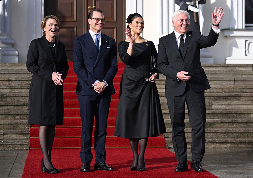 Kronprinsessan Victoria och prins Daniel tillsammans med Tysklands president Frank-Walter Steinmeier och hans fru Elke Büdenbender.