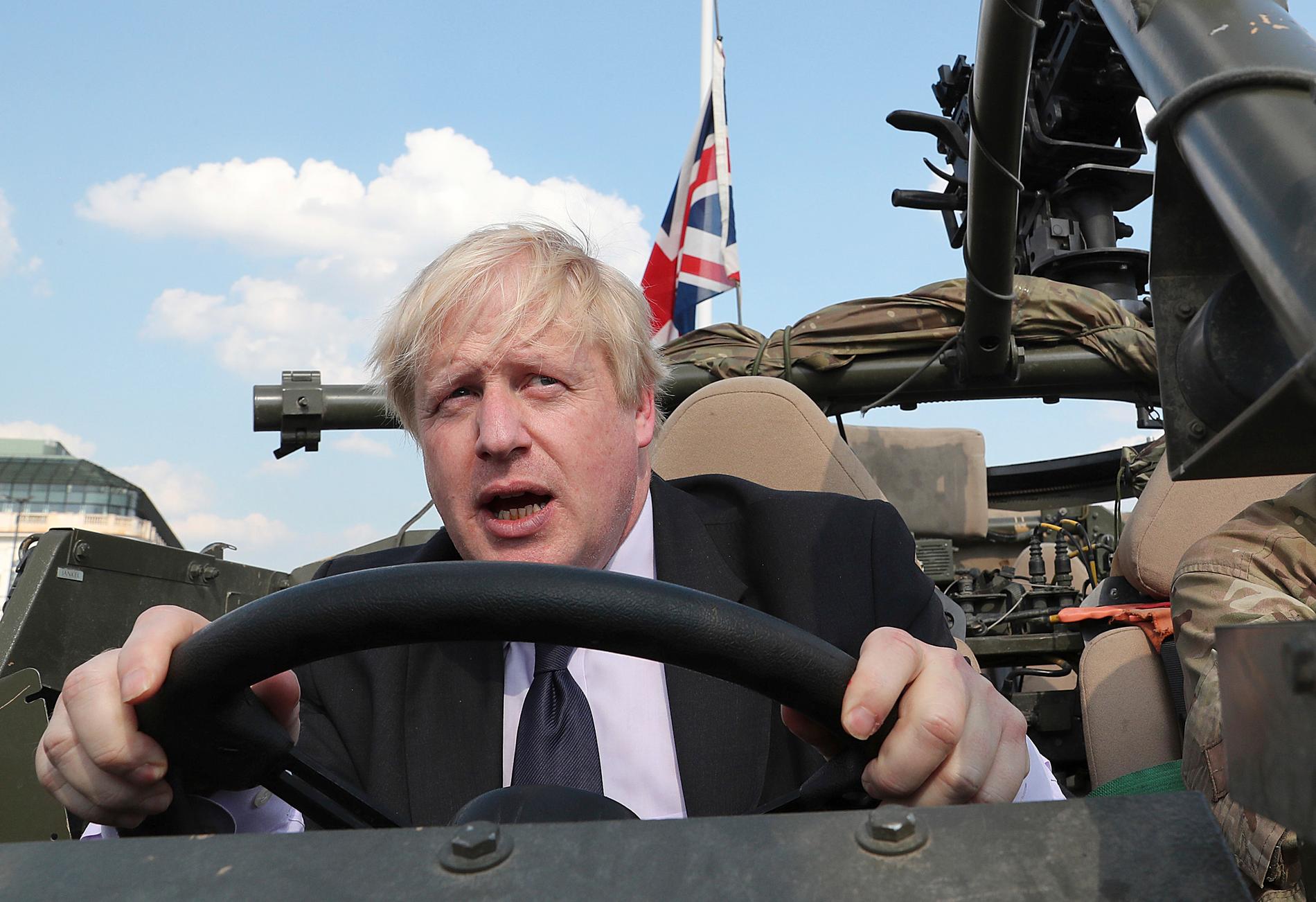 Boris Johnson leder överlägset i alla opinionsmätningar.