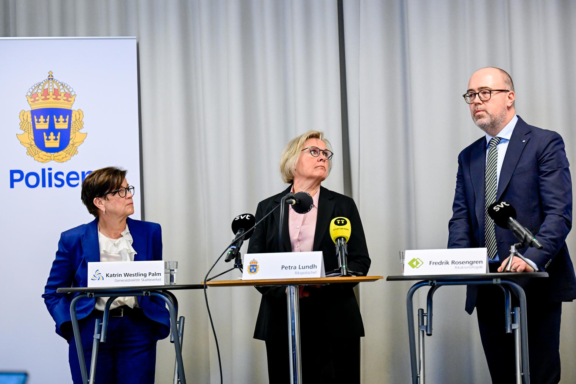 Skatteverkets generaldirektör Katrin Westling Palm, rikspolischef Petra Lundh och rikskronofogde Fredrik Rosengren under tisdagens pressträff.