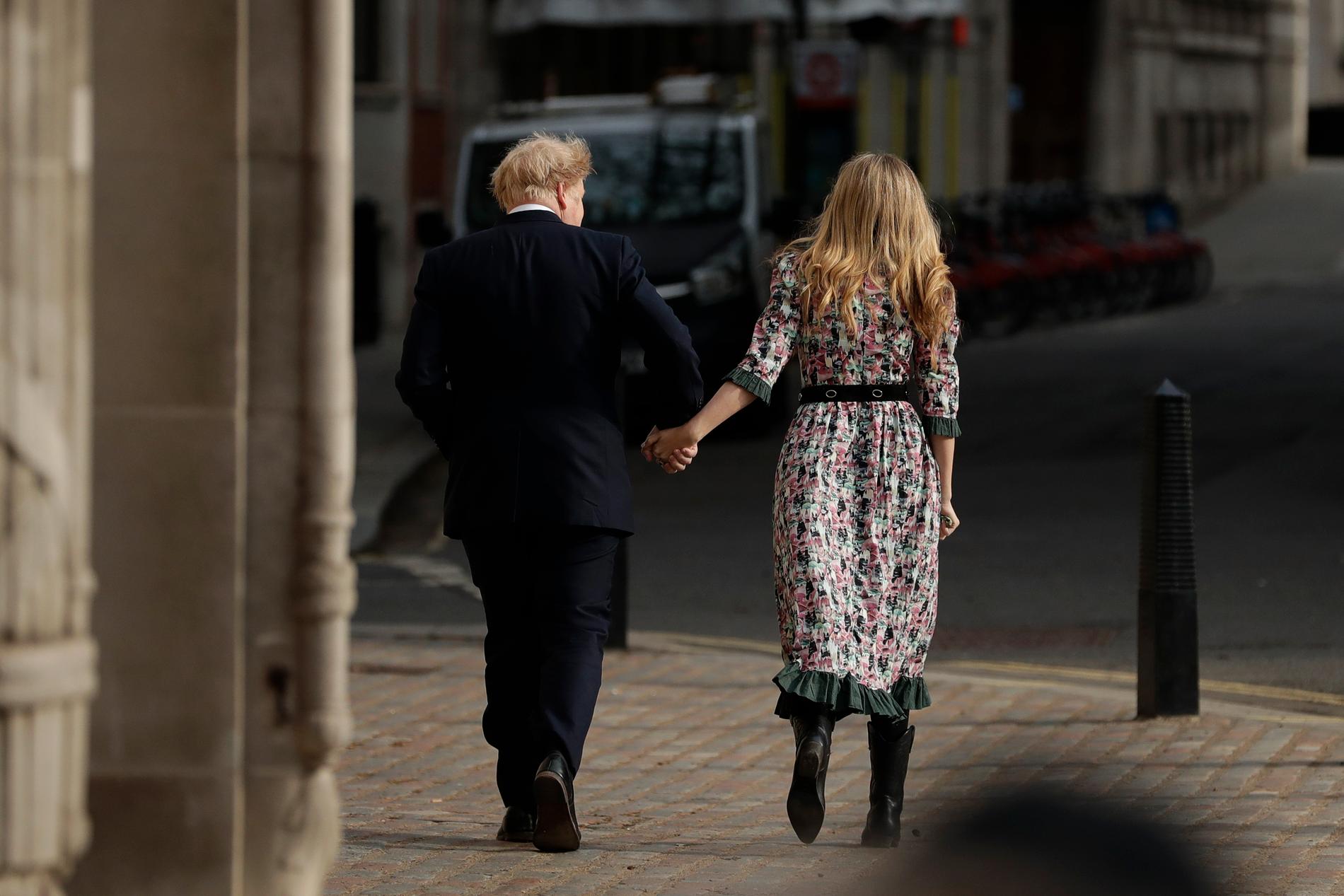 Premiärminister Boris Johnson och hans flickvän.