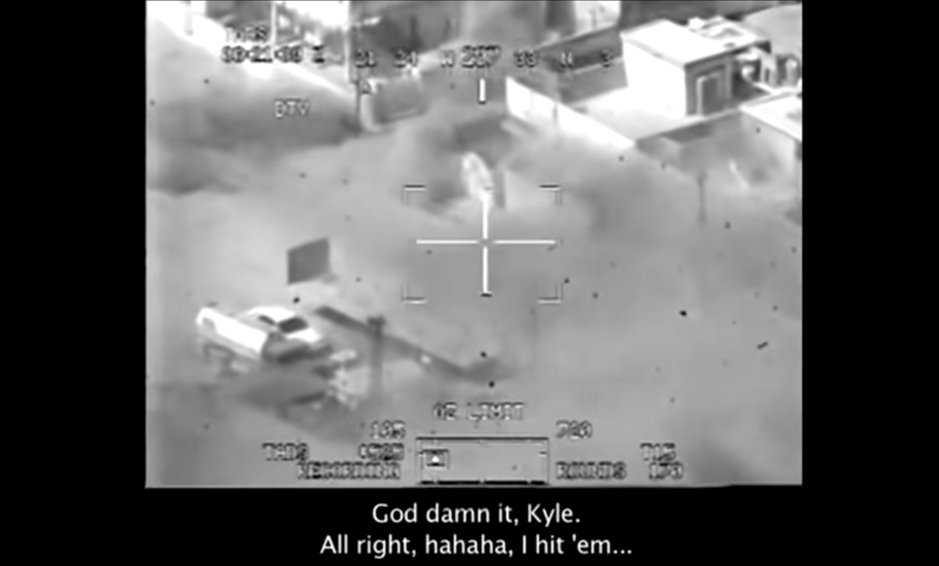 Bild ur videon där en amerikansk helikopterbesättning mejar ner civila irakier på öppen gata i Bagdad 2007.