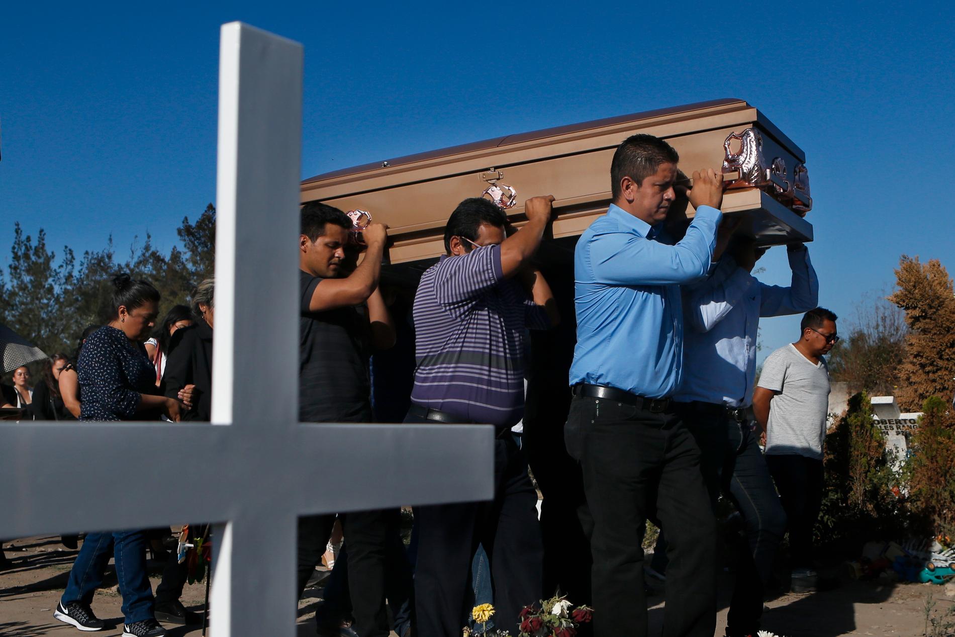 Ännu en mexikansk journalist har mördats. På bilden begravningen av journalisten Héctor González Antonio i Mexiko City förra året. Arkivbild
