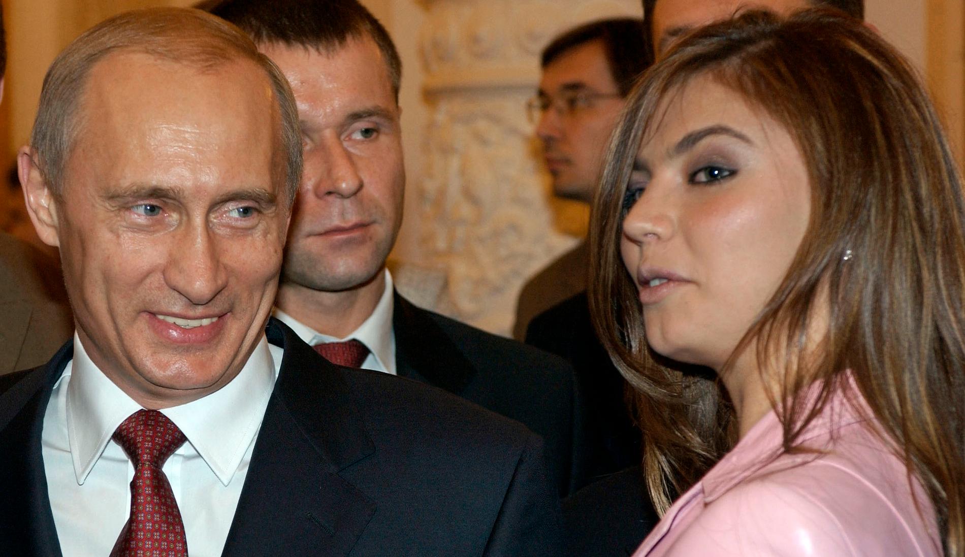 Vladimir Putin och Alina Kabajeva uppges ha ett barn tillsammans. 