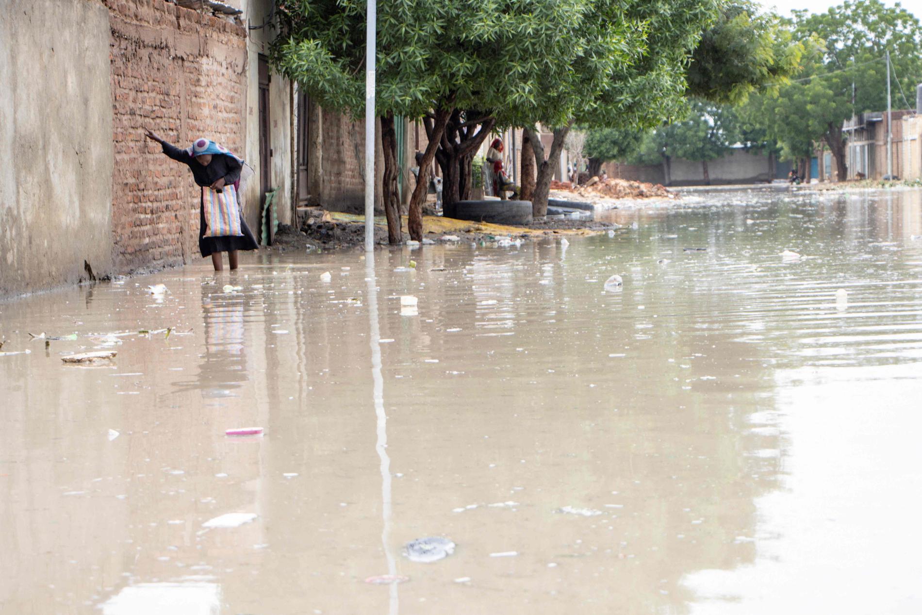 En översvämmad gata i Tchads huvudstad N'Djamena i början av augusti.