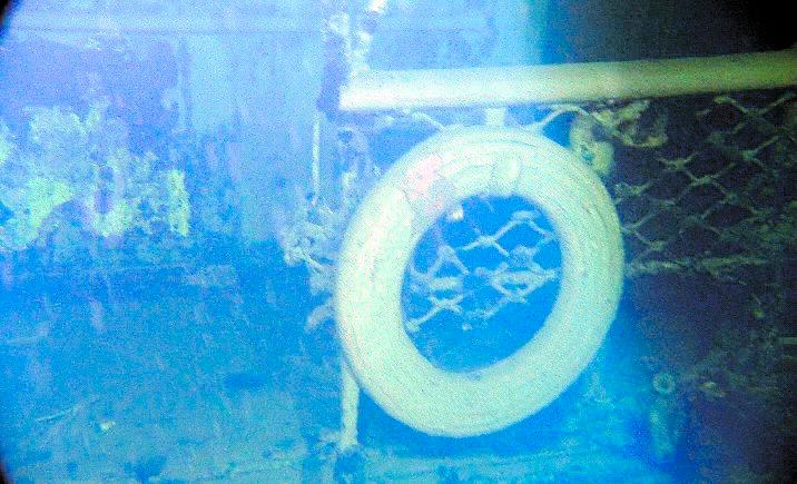 Den svenska passagerarfärjan Hansa sänktes av en rysk ubåt. Det är den näst största sjökatastrofen någonsin i Sverige.