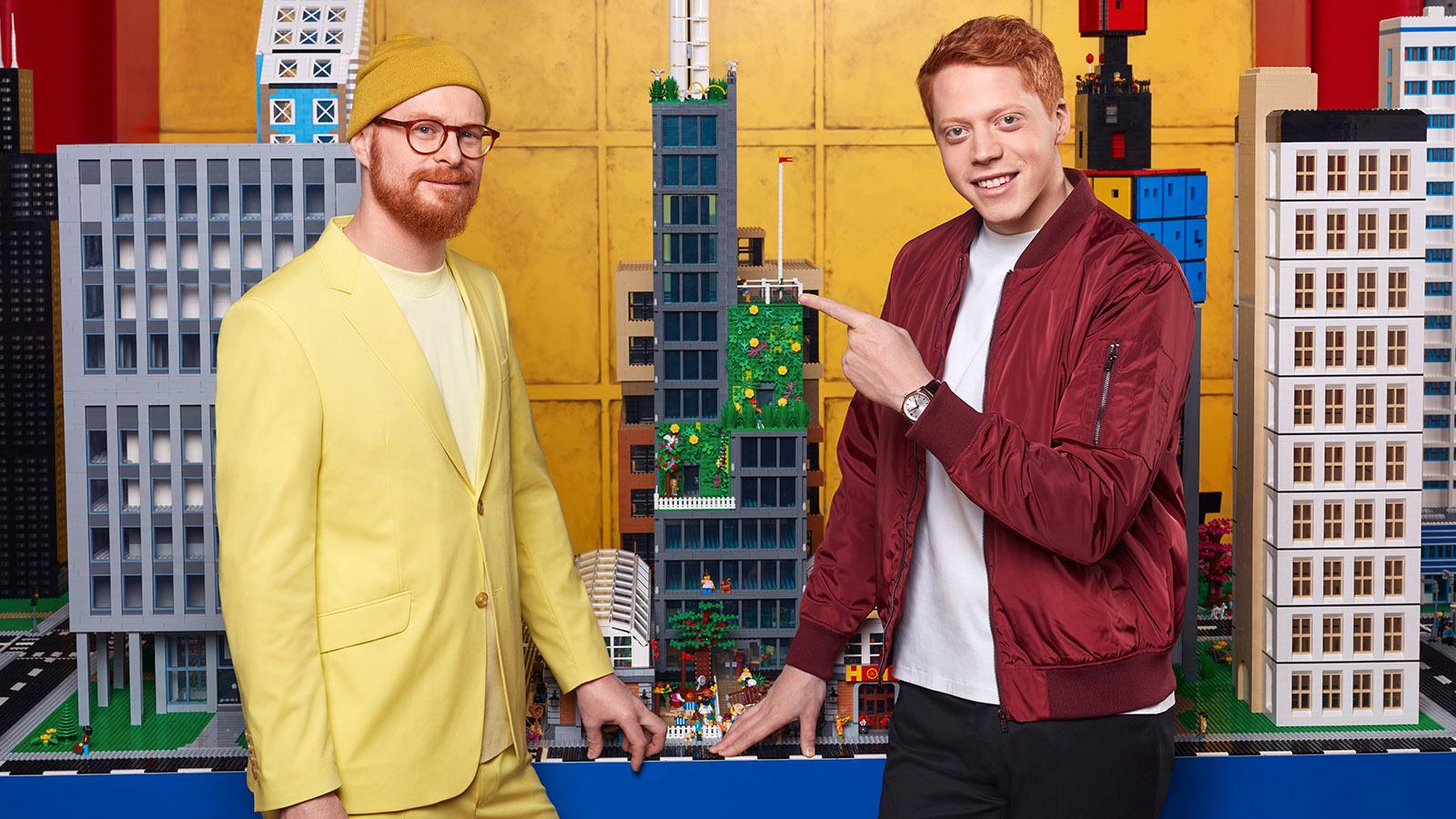 Magnus Göransson (till vänster) och Mauri Hermundsson i Lego masters Sverige 2020.