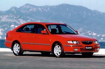 Mazda 626 gillas av både Bilprovningen och ägarna - den har få anmärkningar. Från 1992 fram till 1997 finns bilen som fyradörrars sedan eller som femdörrars halvkombi. Av kombimodellerna rekommenderar vi den nyare generationen från 1998. Bilen på bilden är från 1998.