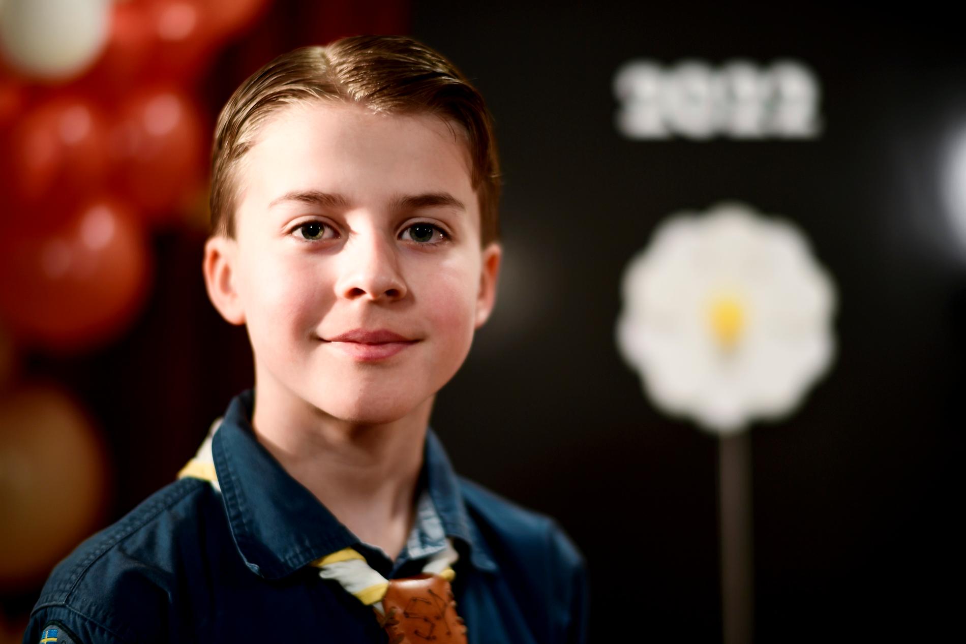 Årets majblomma har Oskar Björklund, 10 år, designat.