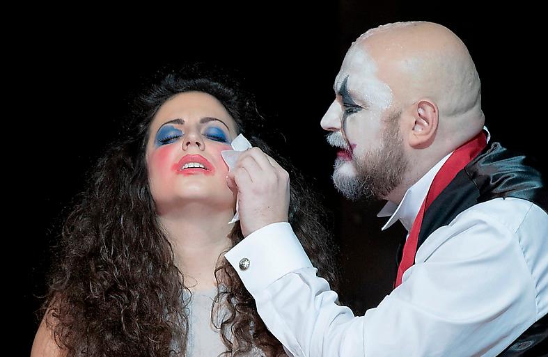 Bianca Tognocchi och Vladislav Sulimsky i ”Rigoletto” på Malmö opera.