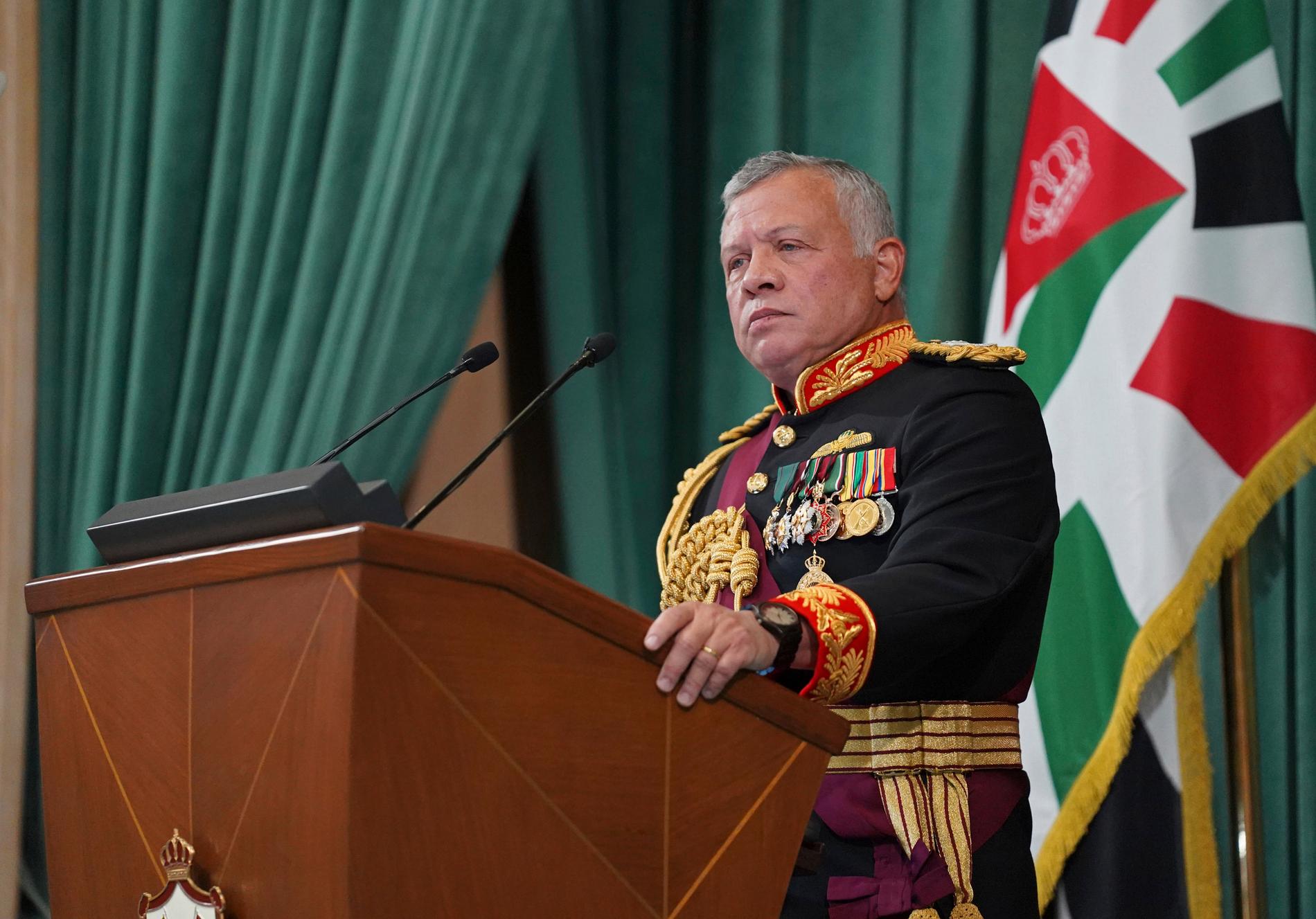Kung Abdullah II anklagar sin halvbroder, prins Hamza, för kuppförsök. 