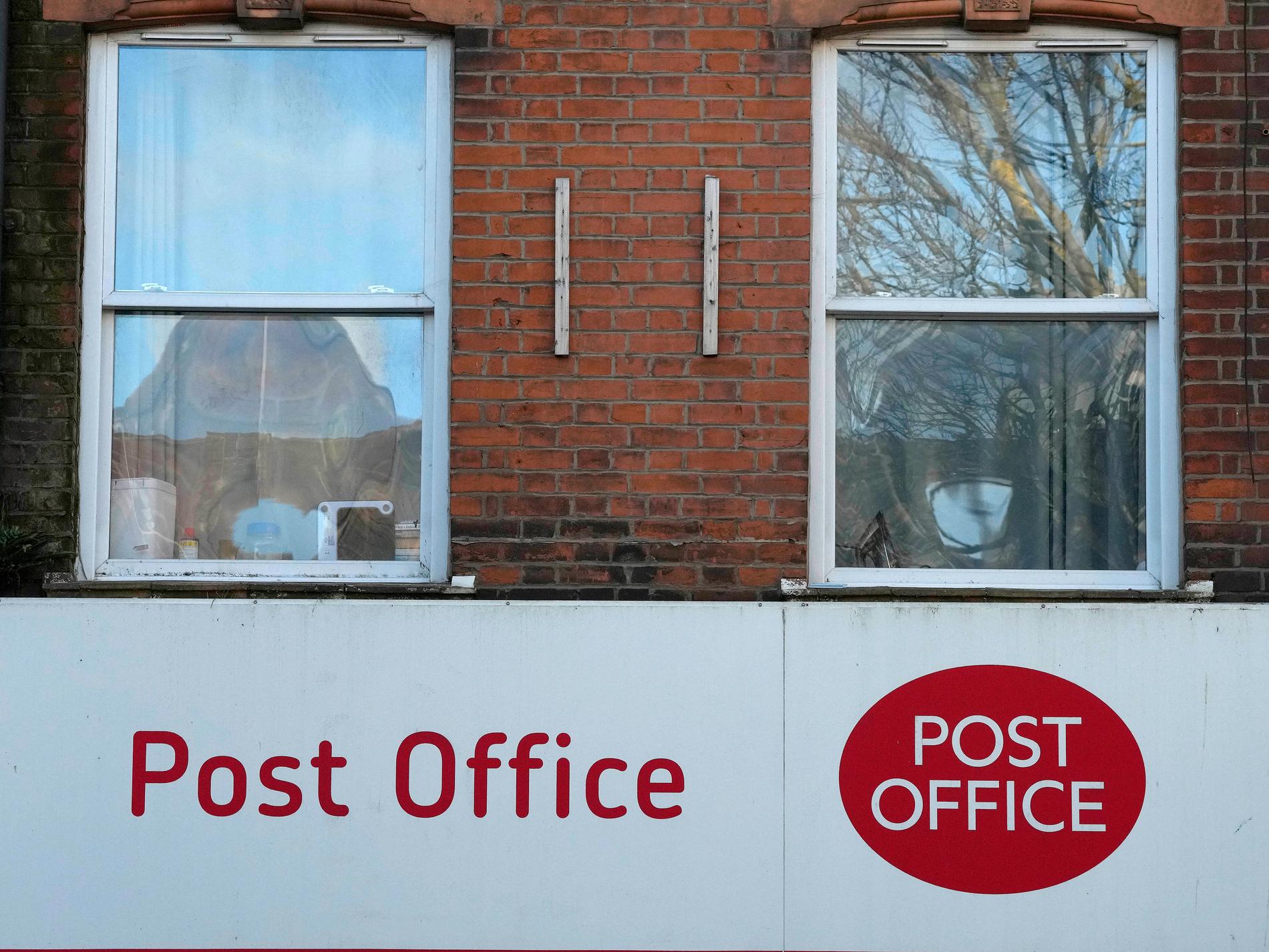 Brittisk toppchef får sparken efter postskandal