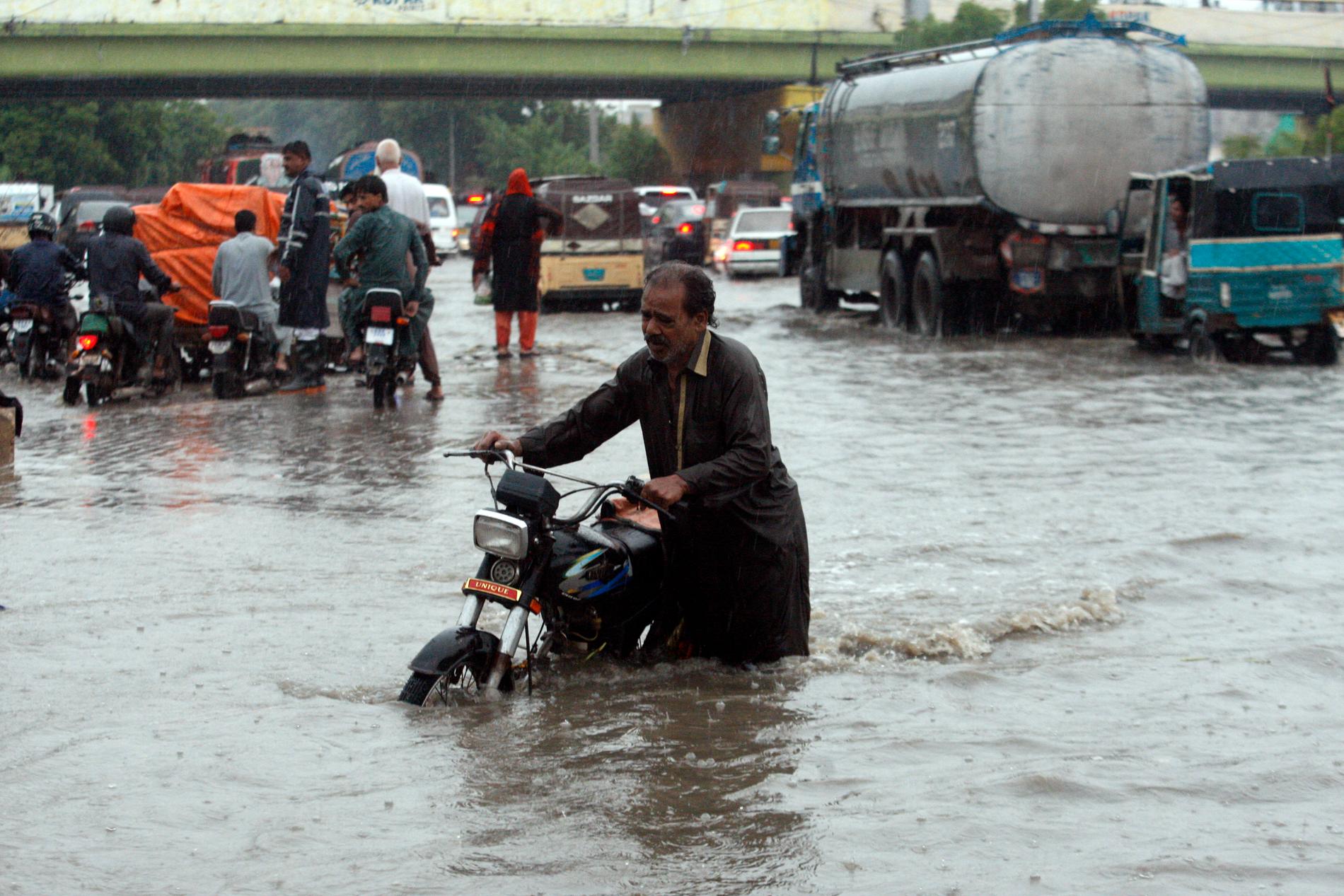 Översvämningar efter kraftigt regnoväder i Pakistan i juli. 