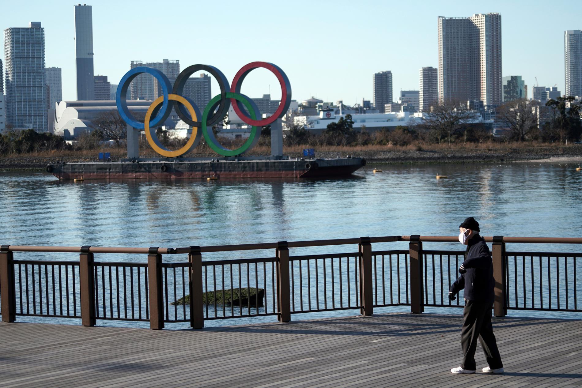 De olympiska ringarna i Tokyo väntar fortfarande på sitt olympiska spel. Arkivbild.