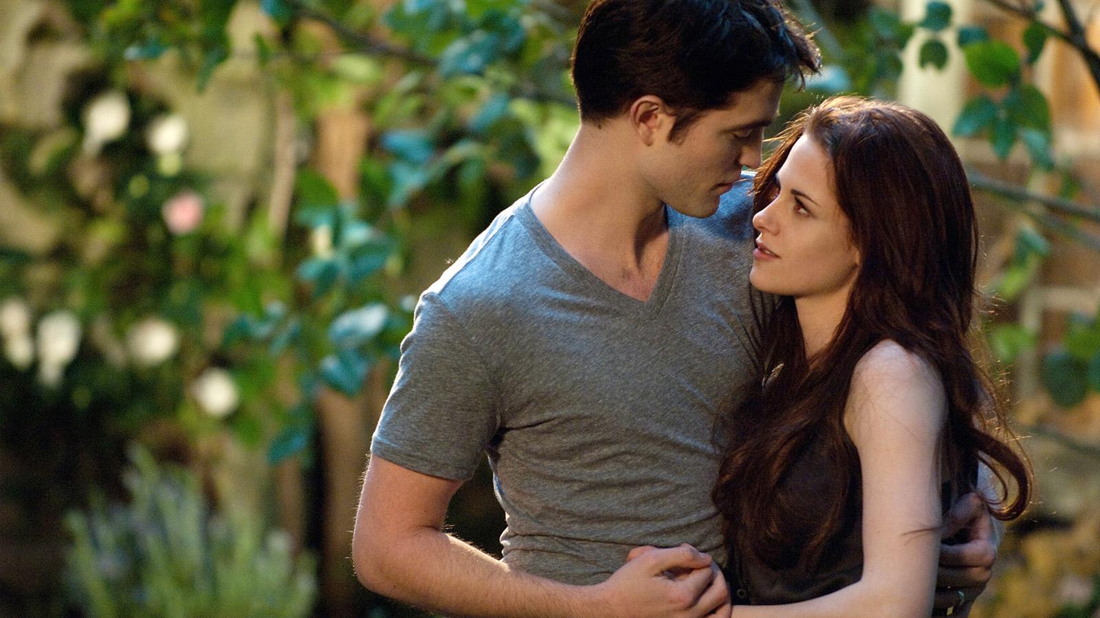 Kristen Stewart och Robert Pattinson i en av ”Twilight”-filmerna.