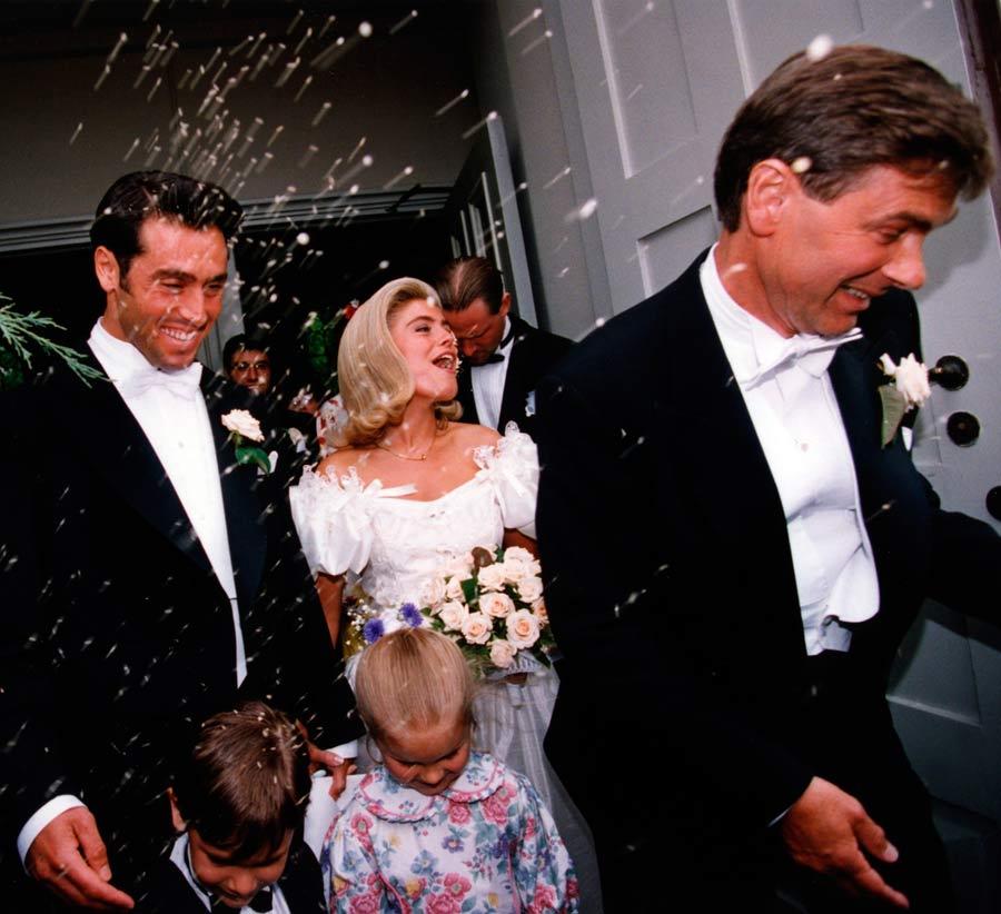 1993 sa Pernilla Wahlgren och Emilio Ingrosso ja till varandra i Laholms kyrka i Halland.