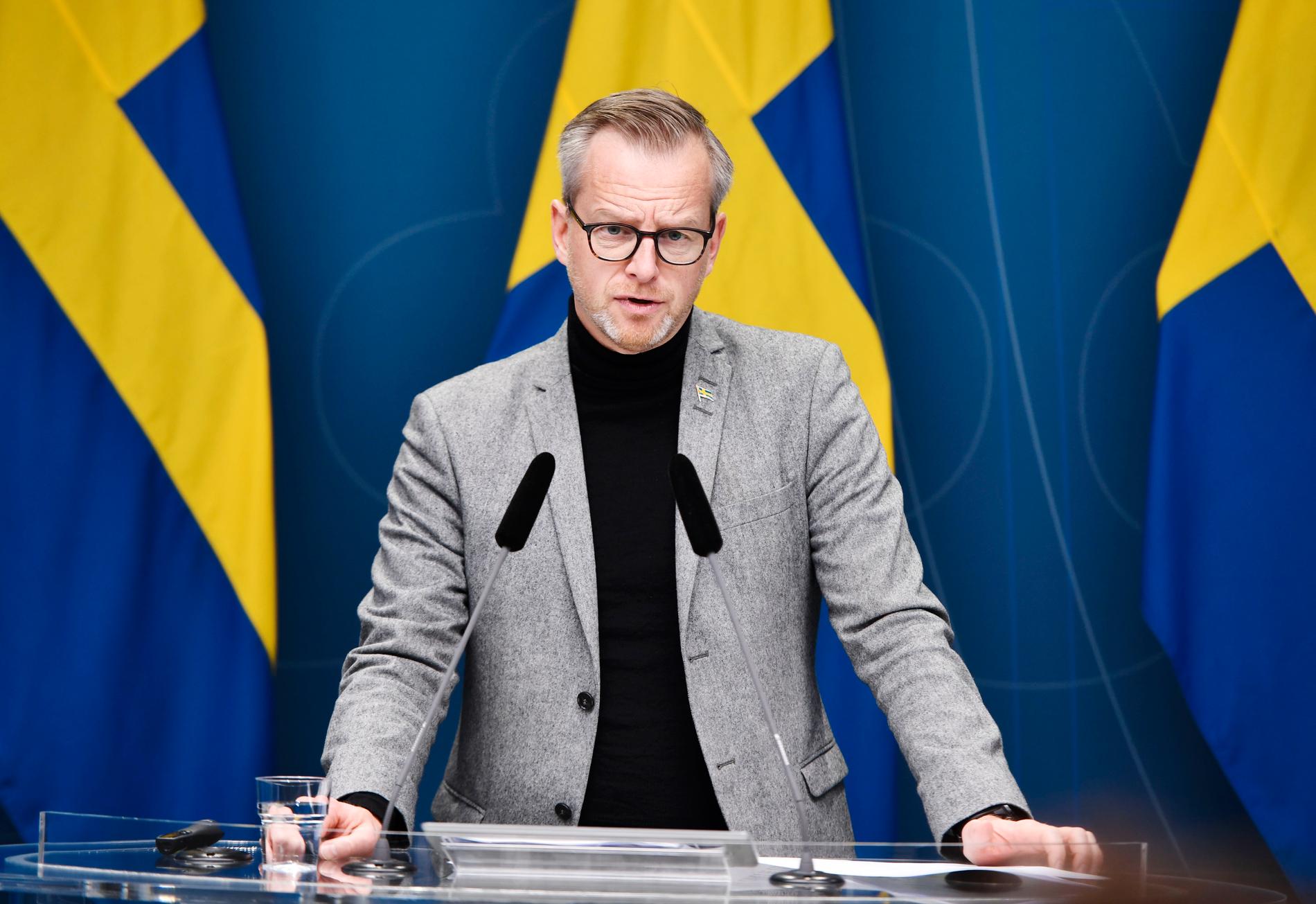 Inrikesminister Mikael Damberg höll pressträff om fler åtgärder för att bekämpa gängkriminaliteten.
