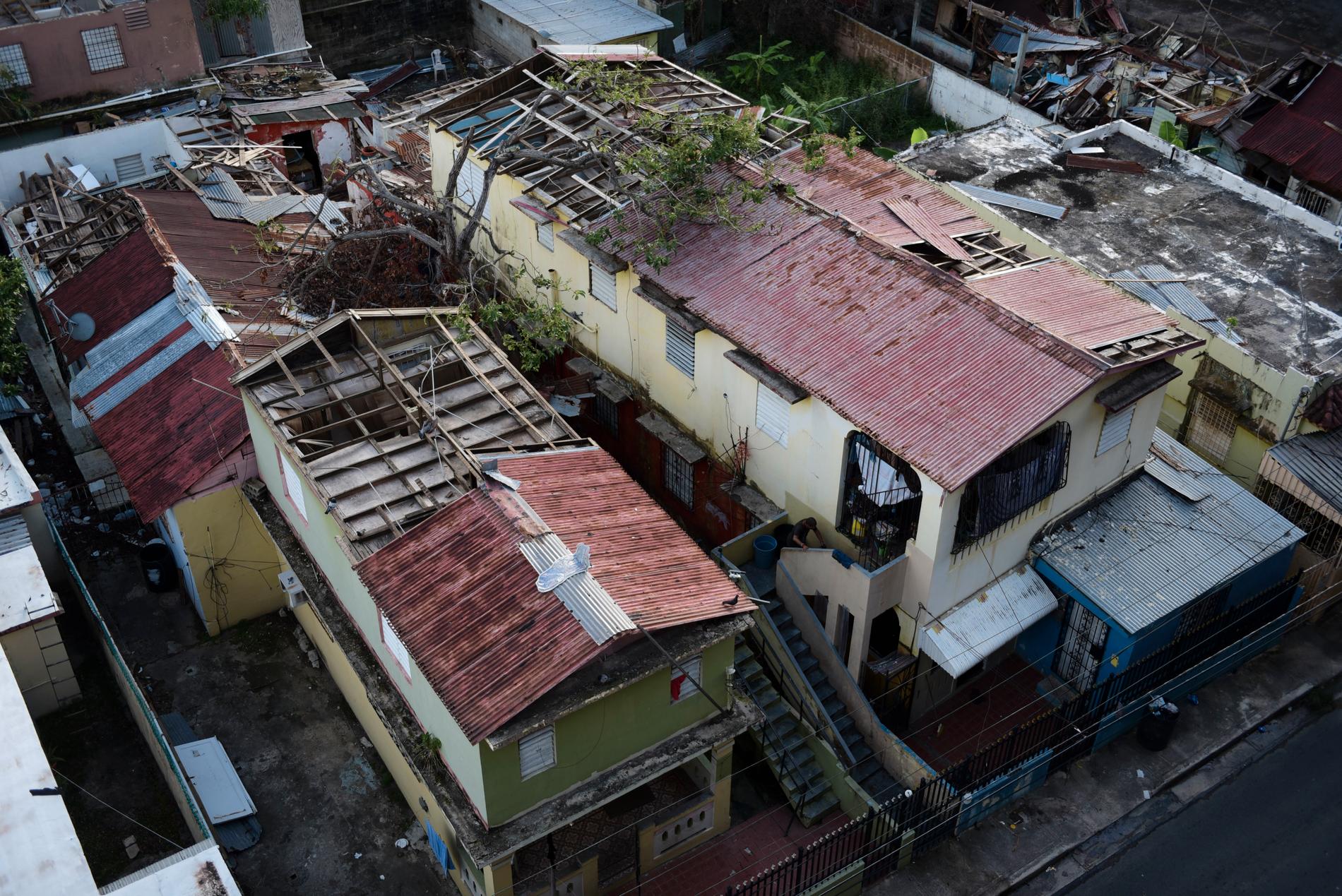 Skadade tak på byggnader efter orkanen Maria i Puerto Rico. Arkivbild.
