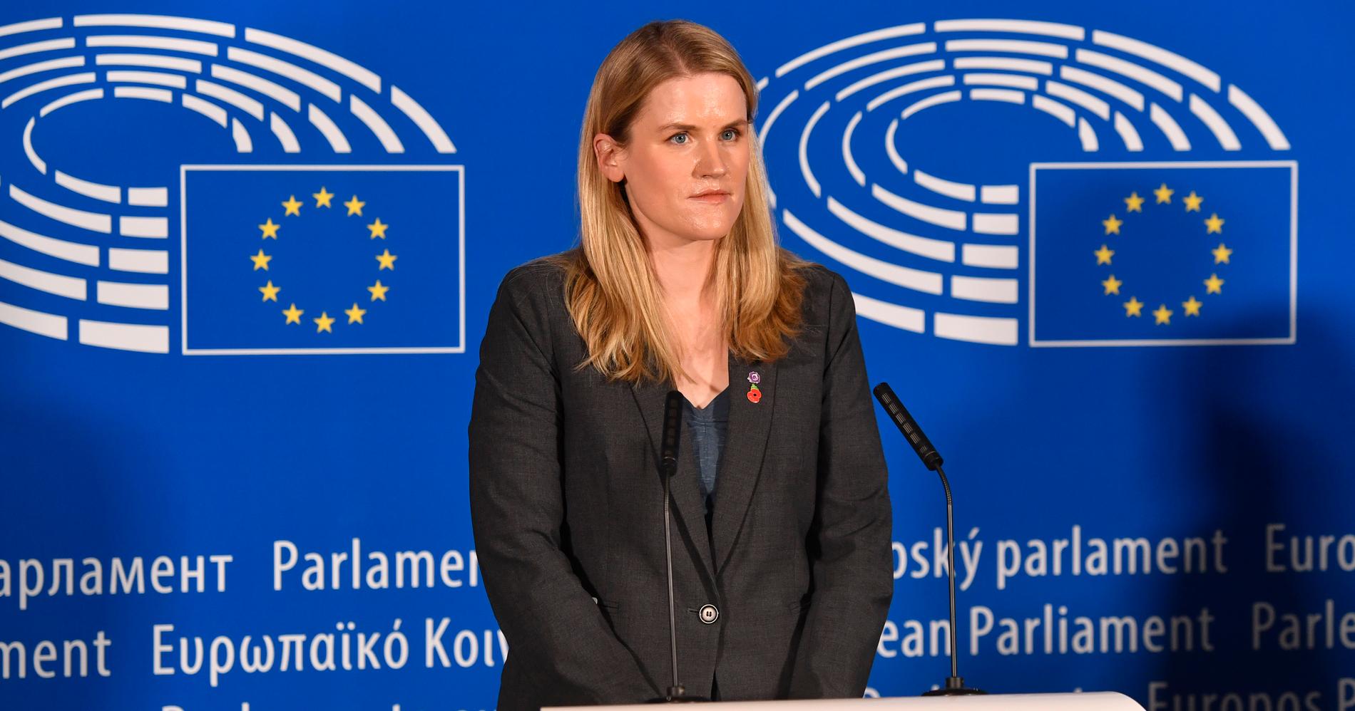 Frances Haugen under under måndagens utfrågning i Europaparlamentet.