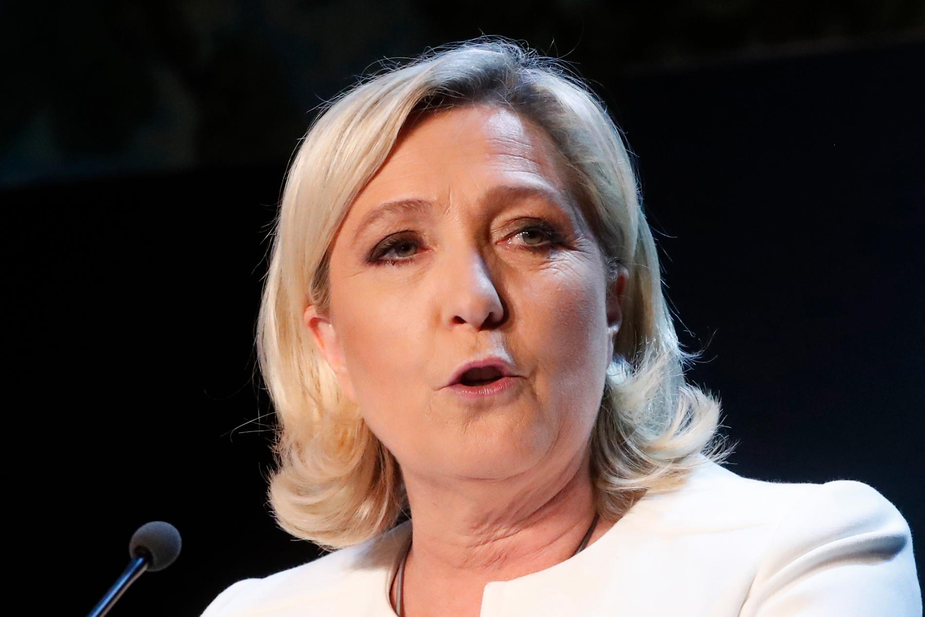 Nationell samlings ledare Marine Le Pen kommer att ställas inför rätta för bilder hon spridit via Twitter. Arkivbild.