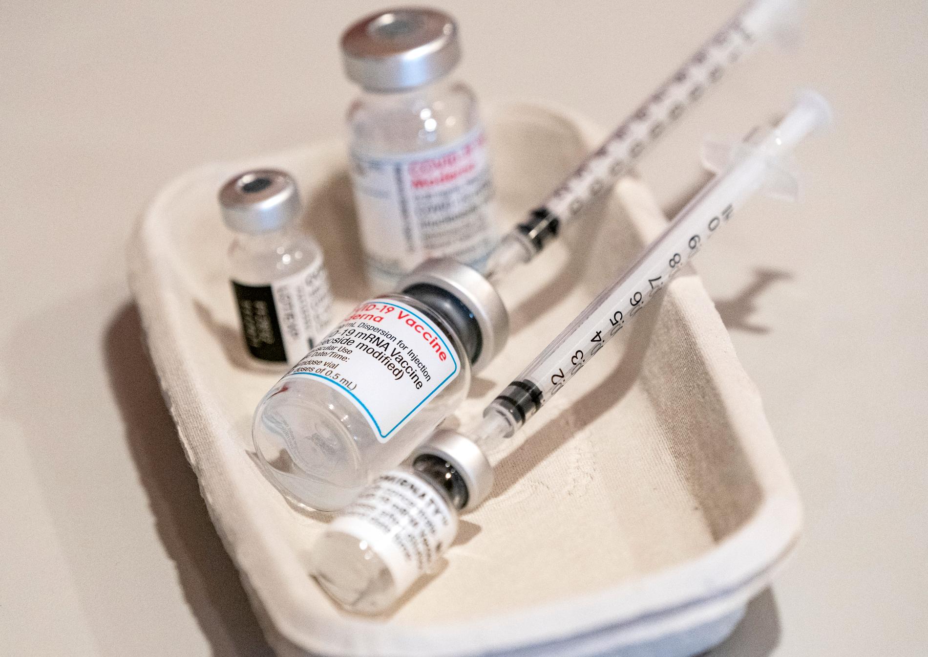 Amerikaner över 65 år kan nu ta en tredje spruta covidvaccin.