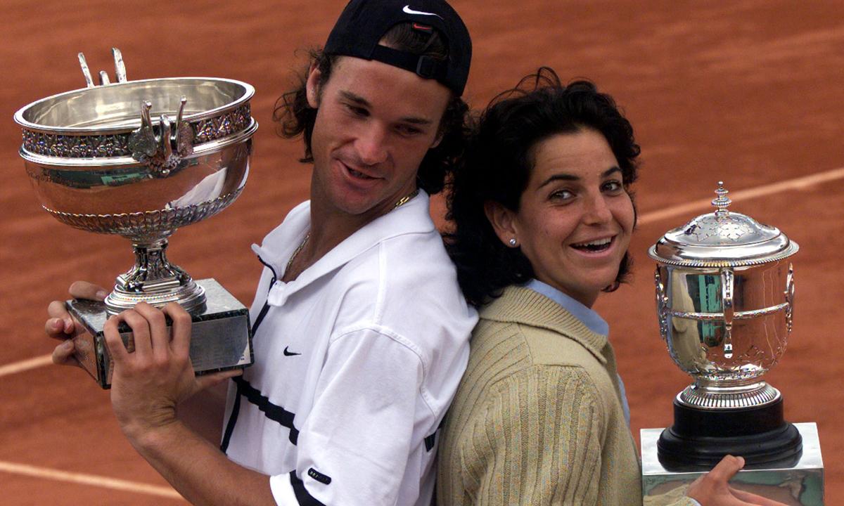 Arantxa Sanchez Vicario och Carlos Moya vann dam- och herrklassen i Franska Öppna 1998.