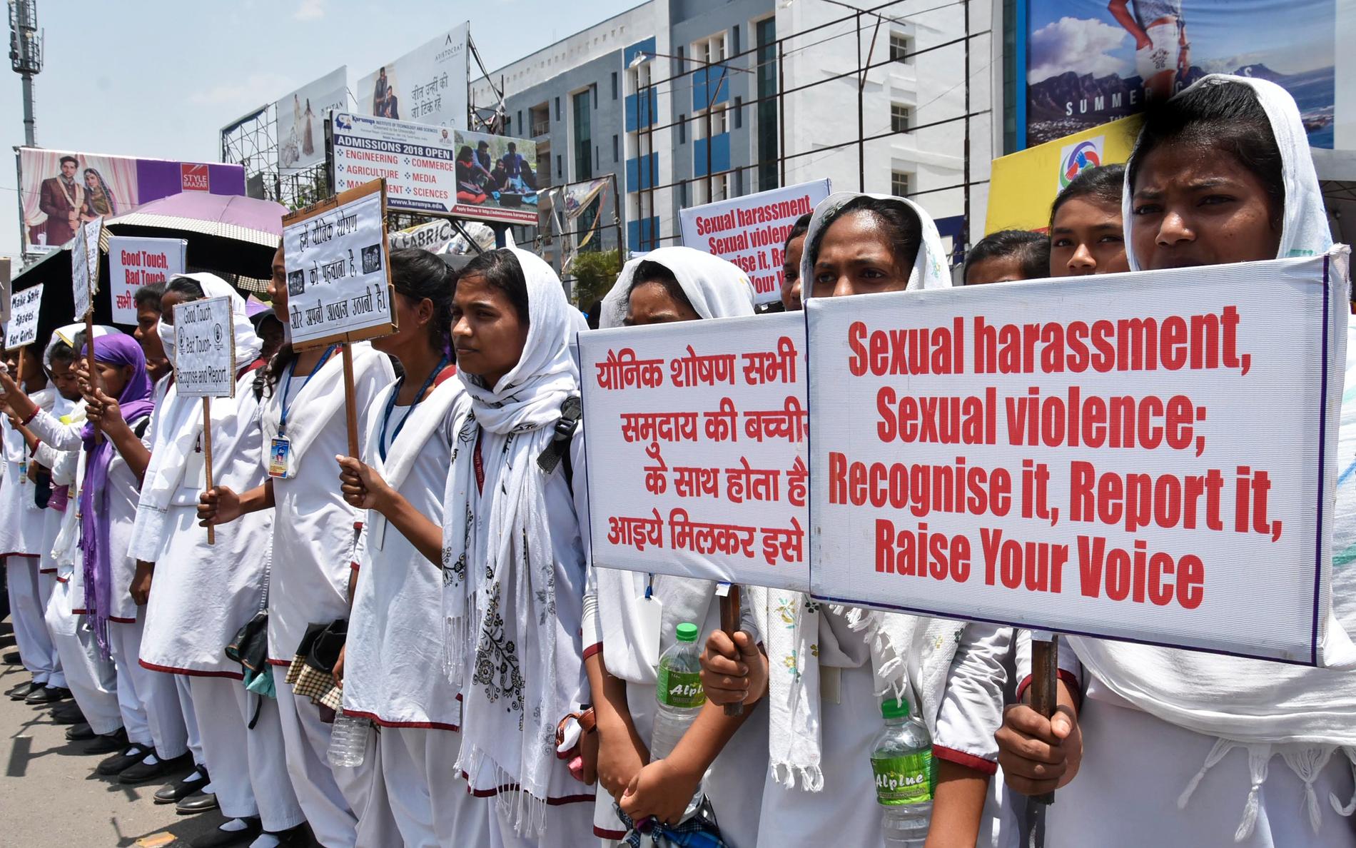 Skolungdomar demonstrerade i maj mot den epidemi av våldtäkter som skakar Indien. Arkivbild.