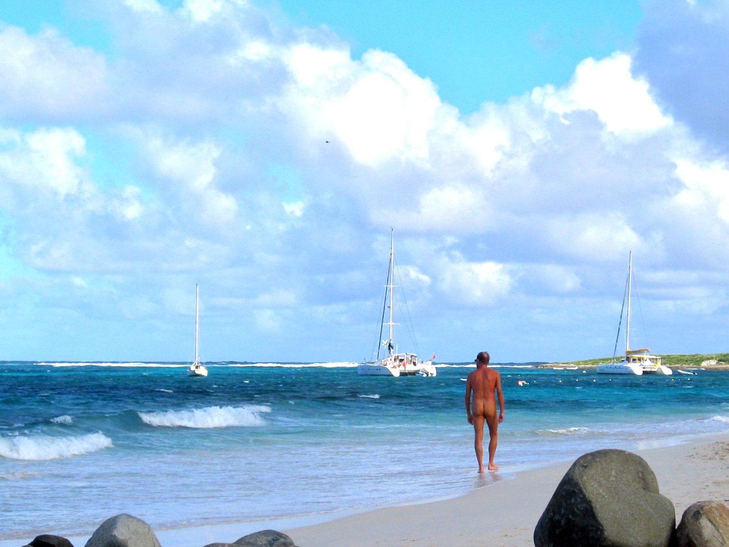 Kryssa naken med 3000 andra i Karibien.