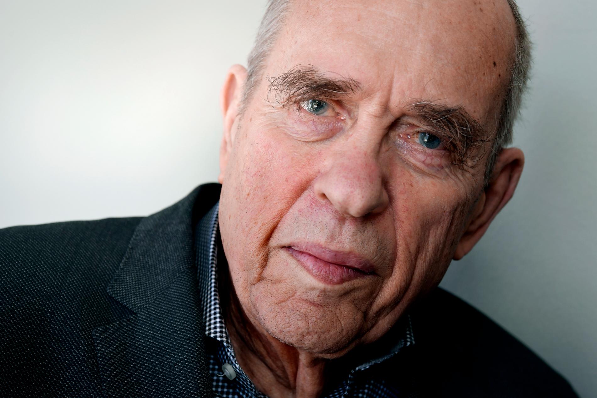 Författaren och regissören Jörn Donner är död. Han blev 86 år.