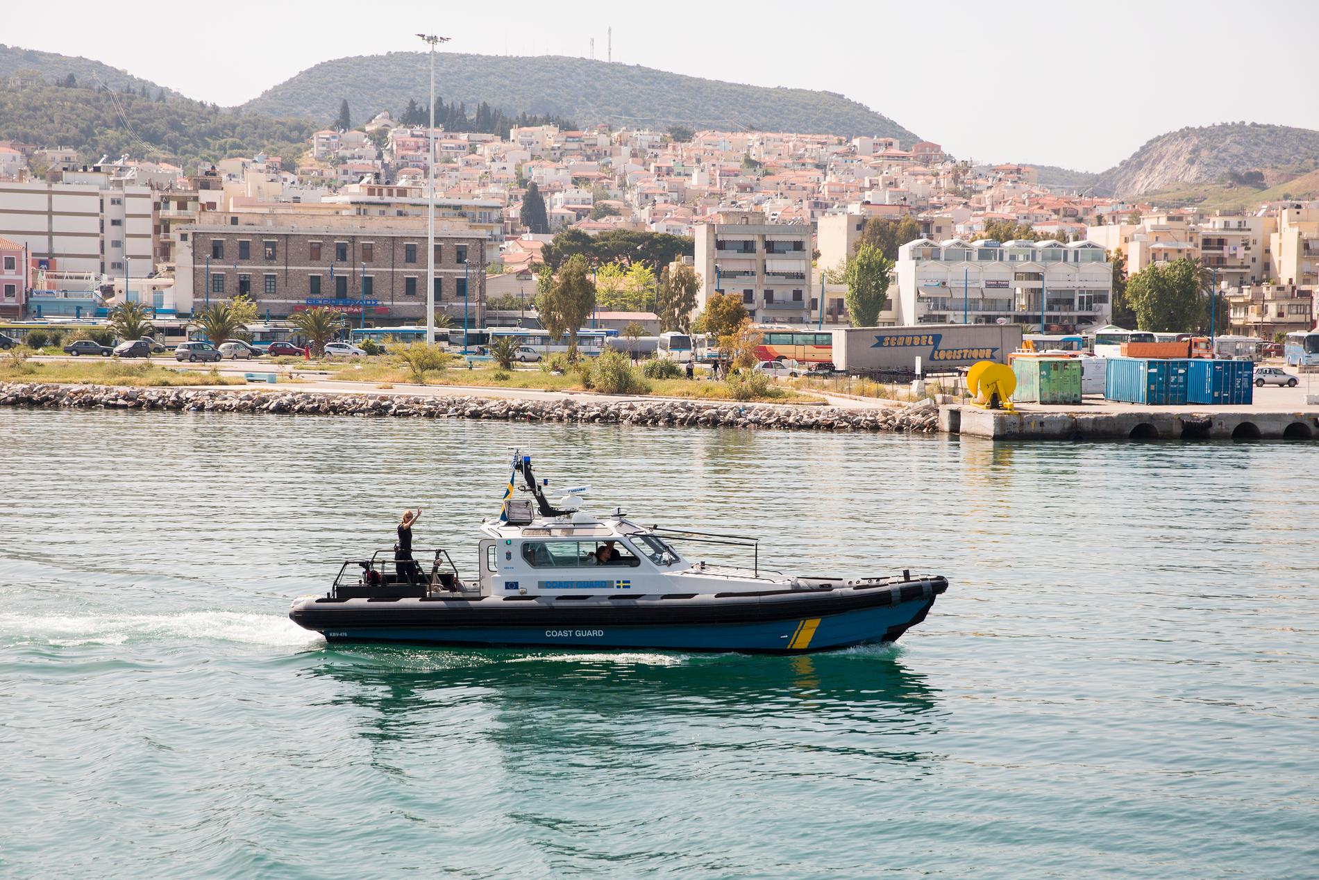 En svensk kustbevakningsbåt utanför ön Lesbos, under deltagandet i en Frontex-insats på Medelhavet 2016. Arkivfoto.