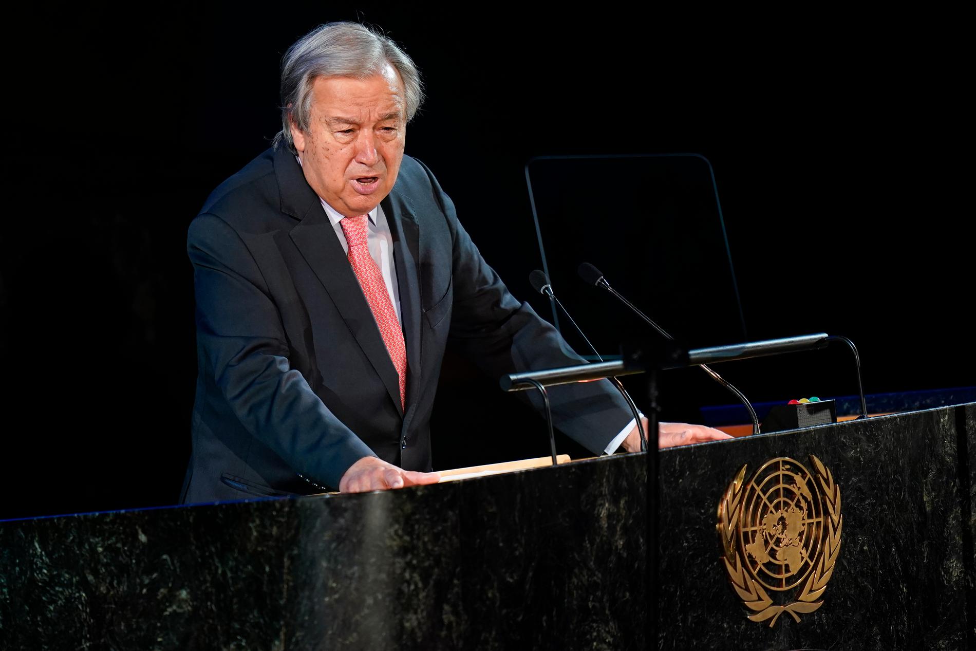 ”Vår värld står i brand”, sa FN:s generalsekreterare António Guterres i sitt öppningstal.