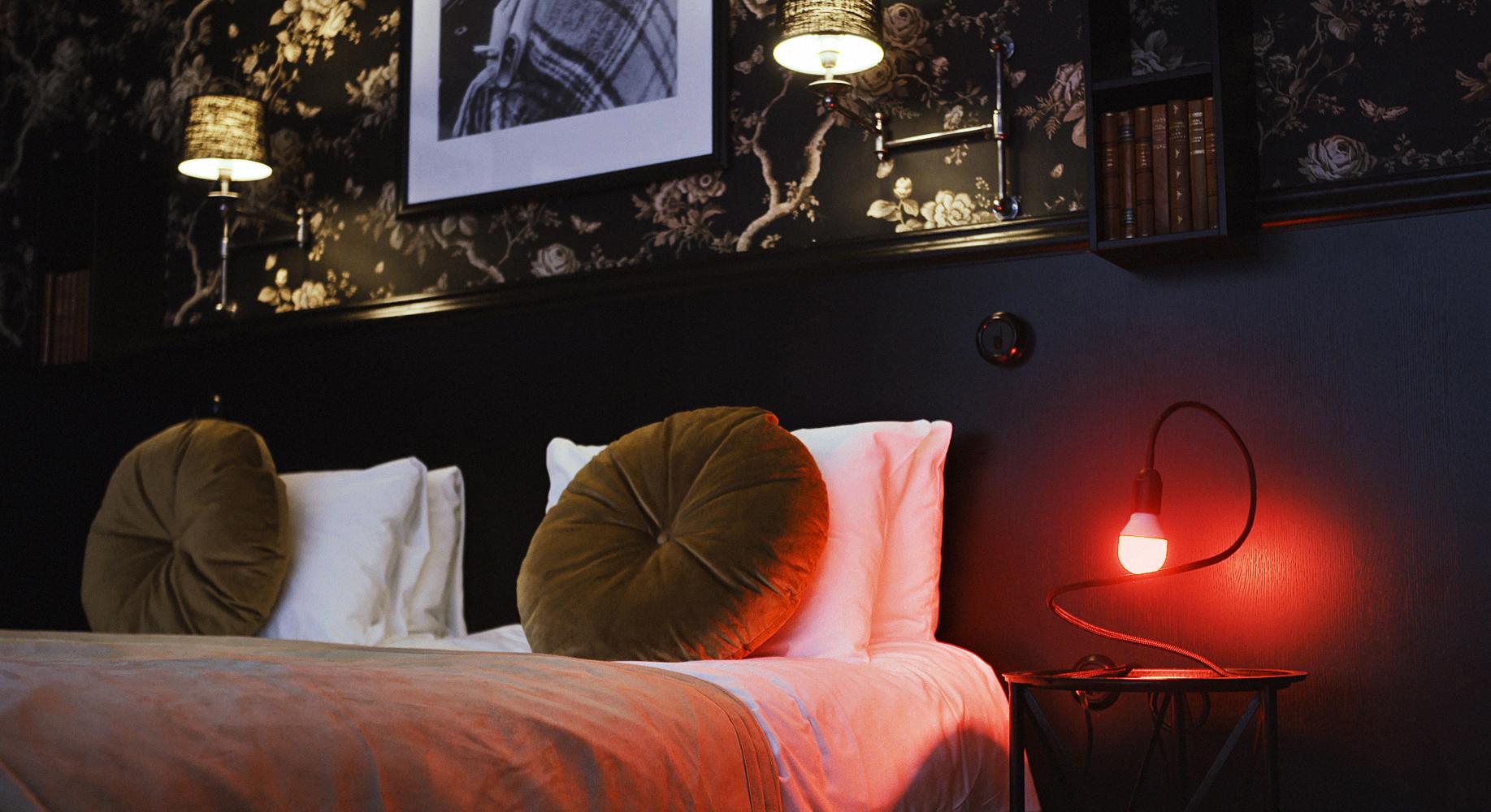 The Check Out Suite på hotell Bellora. Om lampan lyser rött har du nått fullt pris på rummet. 