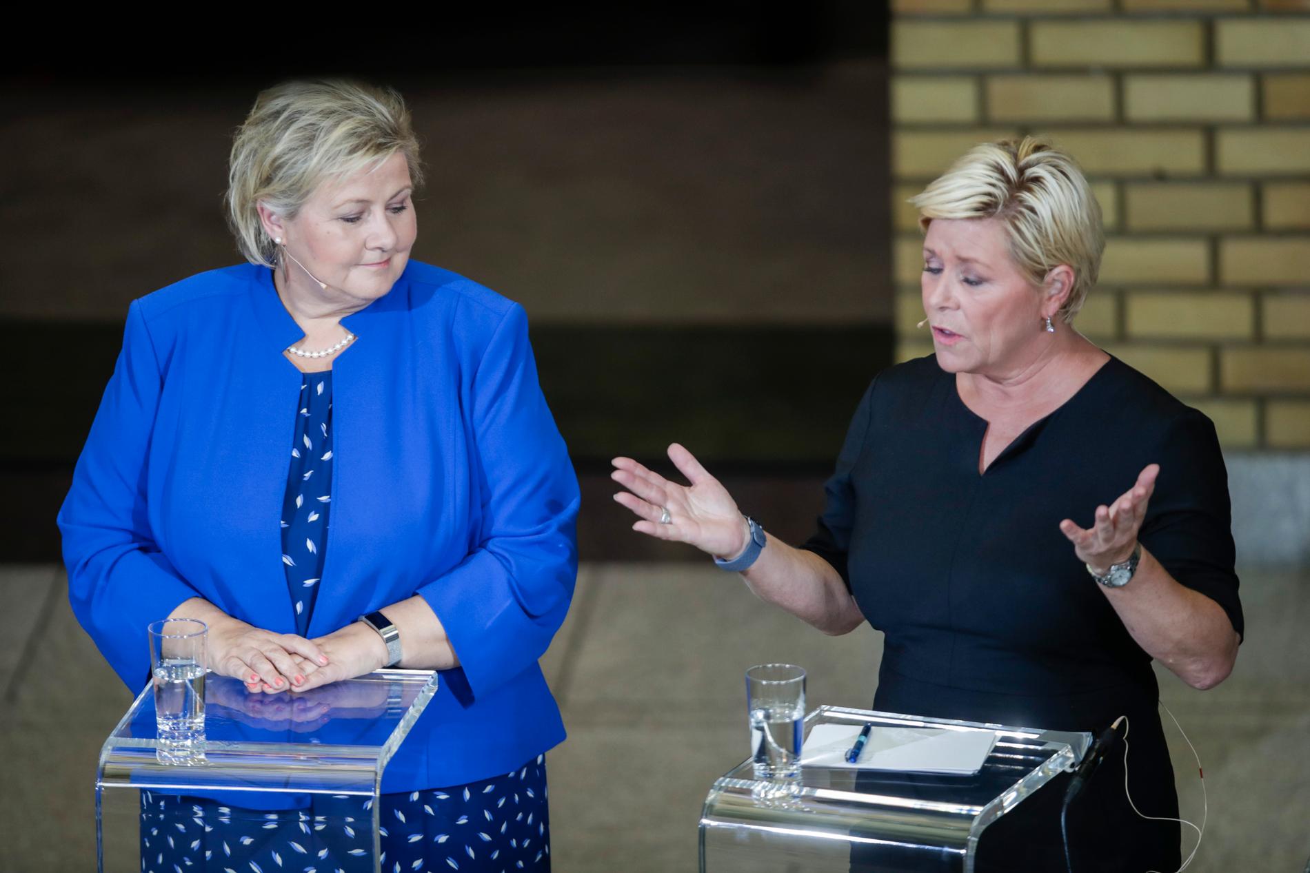 Norges statsminister Erna Solberg och FRP-ledaren Siv Jensen. Arkivbild.