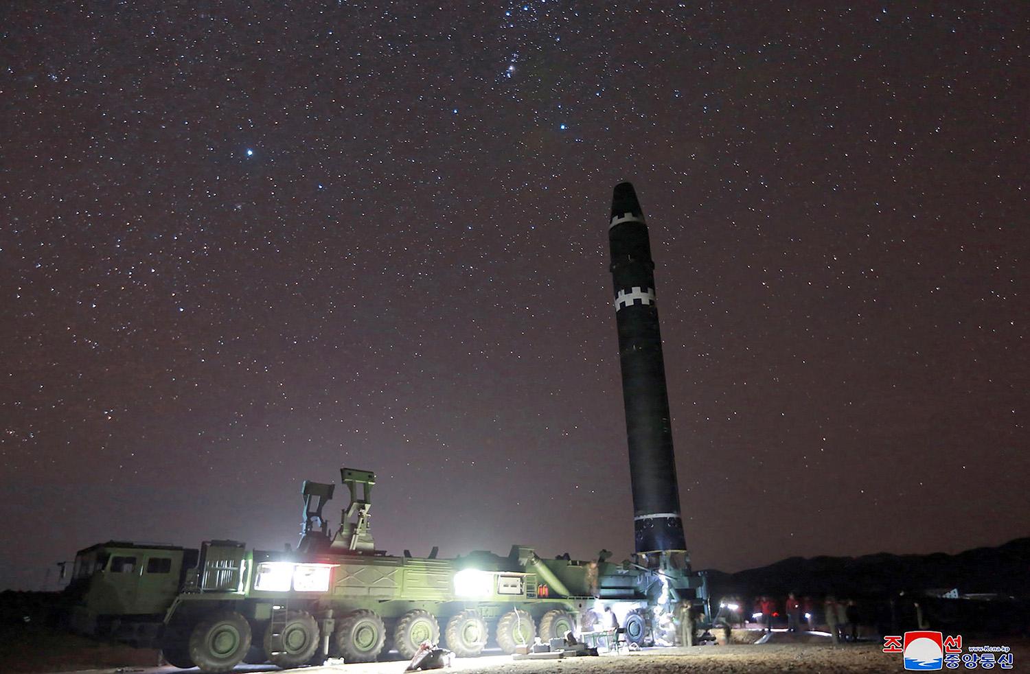 Nordkorea hävdar att deras nya missil kan nå över hela USA.