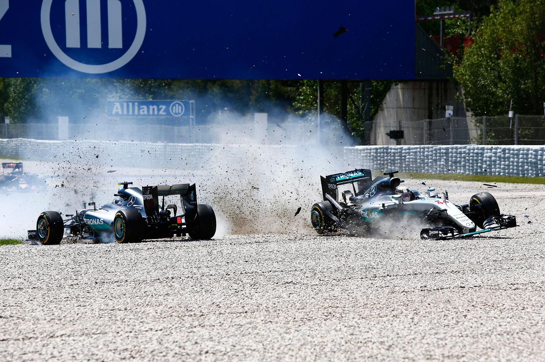 Hamilton och Rosberg kraschade i Spanien...