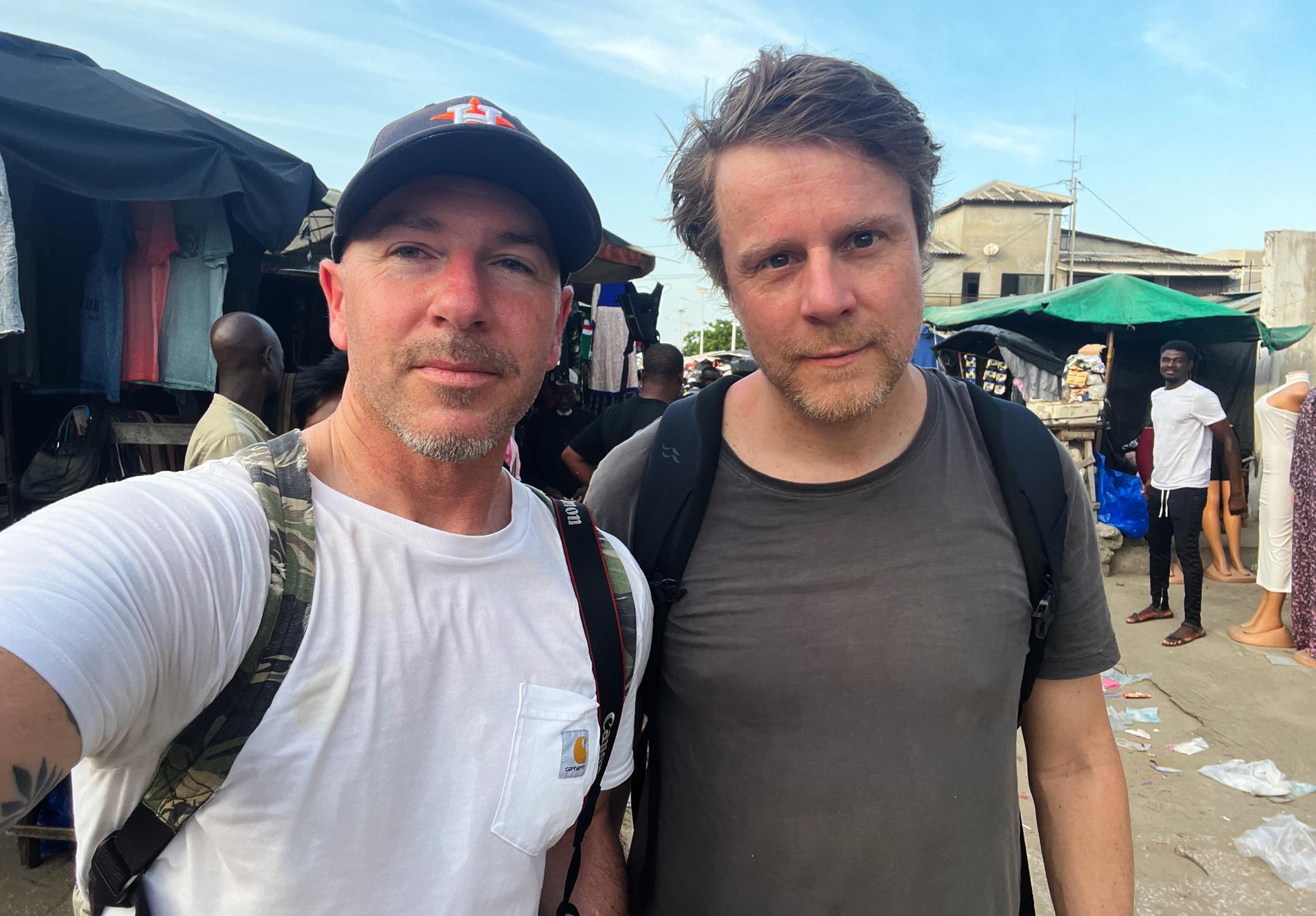 Aftonbladets Magnus Wennman och Staffan Lindberg på plats i Ghana. 