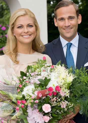 lyckligt par Prinsessan Madeleine och Jonas Bergström förlovade sig i somras, men något bröllops­datum är ännu inte bestämt. Det har ryktats om en allvarlig kärlekskris, men nu finns det inte längre några tvivel om att vigseln blir av.
