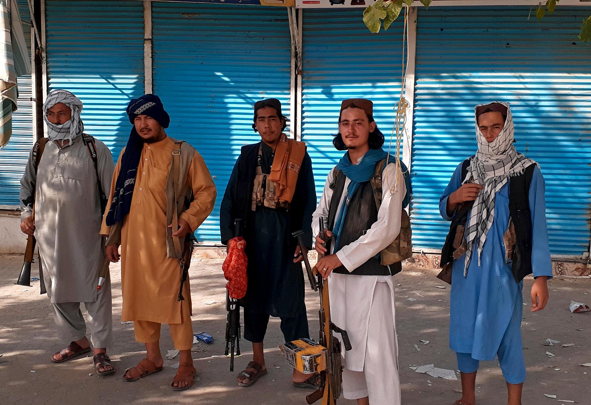 Talibanska krigare i staden Kunduz i norra Afghanistan. 