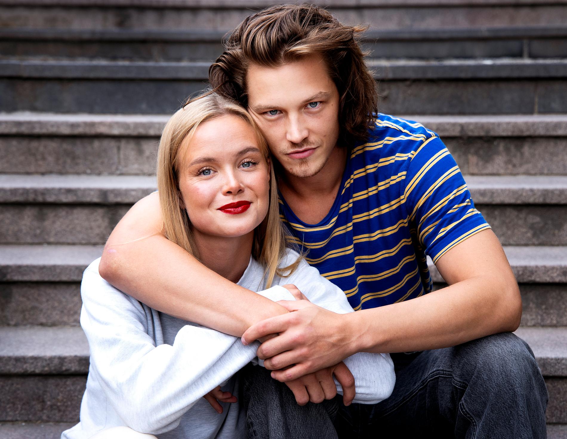 Matilda Källström och Simon Lööf spelar huvudrollerna i Viaplay-serien "Threesome".